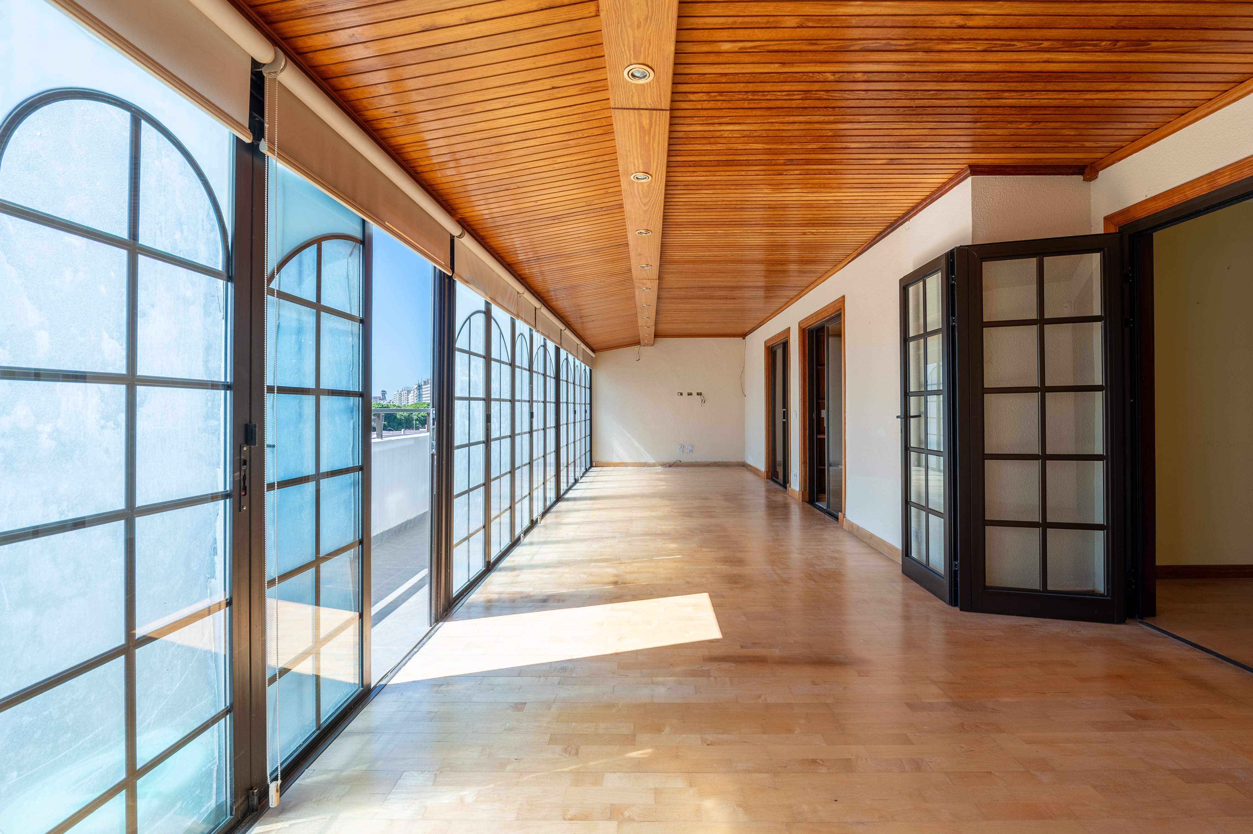 Amplia vivienda con terraza en el corazón del Residencial Anaga