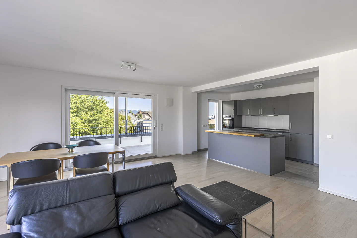 **RESERVIERT** Modernes Stadt-Penthouse mit viel Licht, großer Terrasse & Aufzug - Photo 2