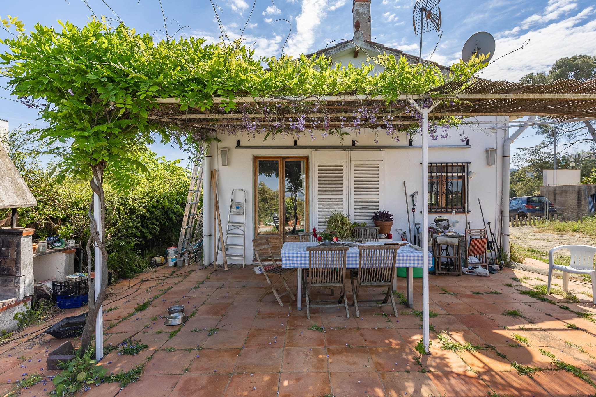 Oportunitat, casa unifamiliar amb gran terreny