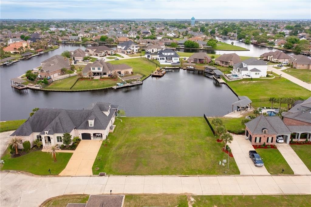 Waterfront Lot Minutes to Lake Pontchartrain
