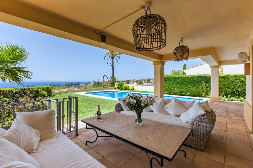Elviria: Fantástica Villa con panorámicas vistas al mar
