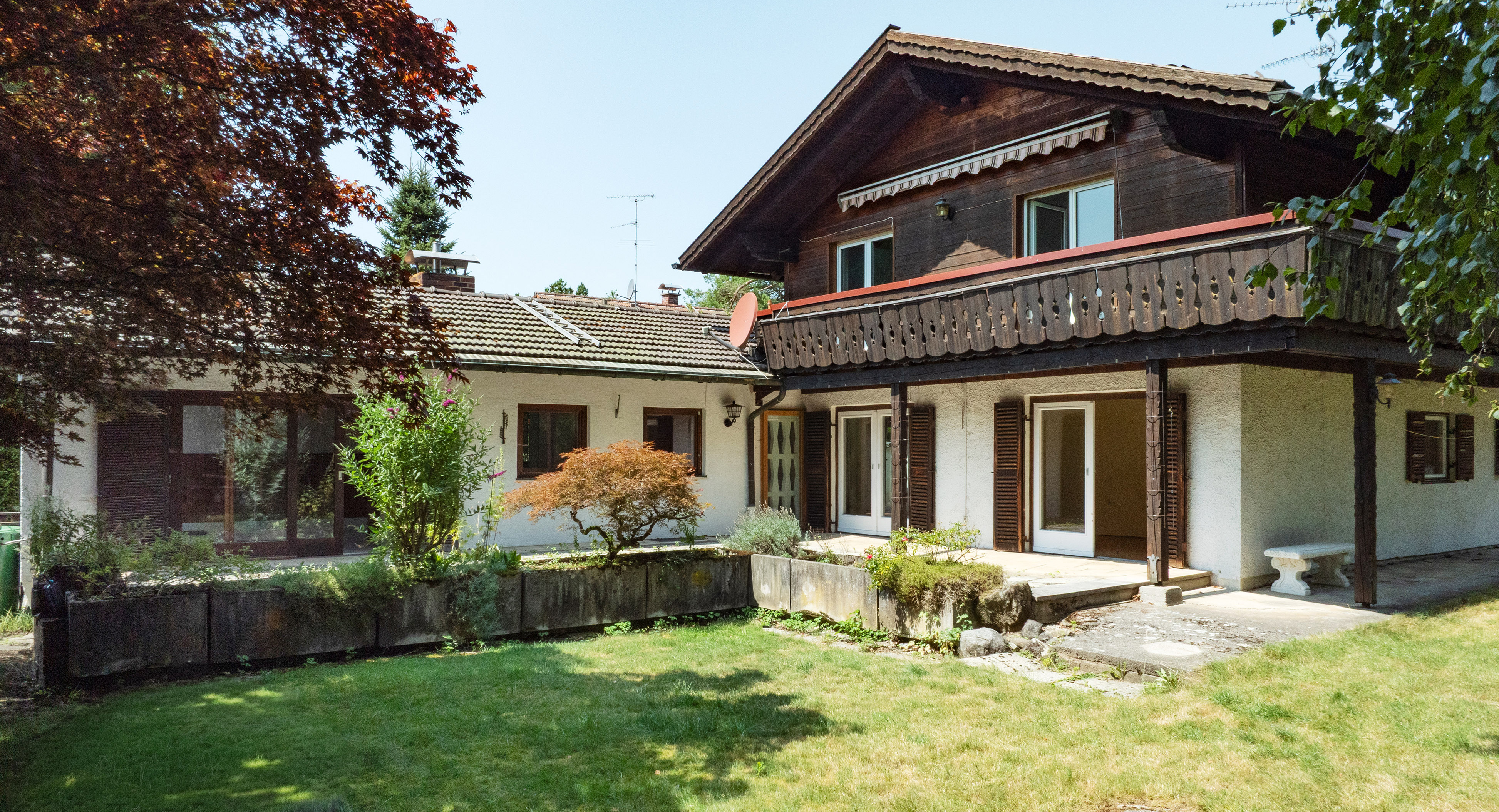 Sanierungsbedürftiges bayerisches Landhaus mit großem Garten
