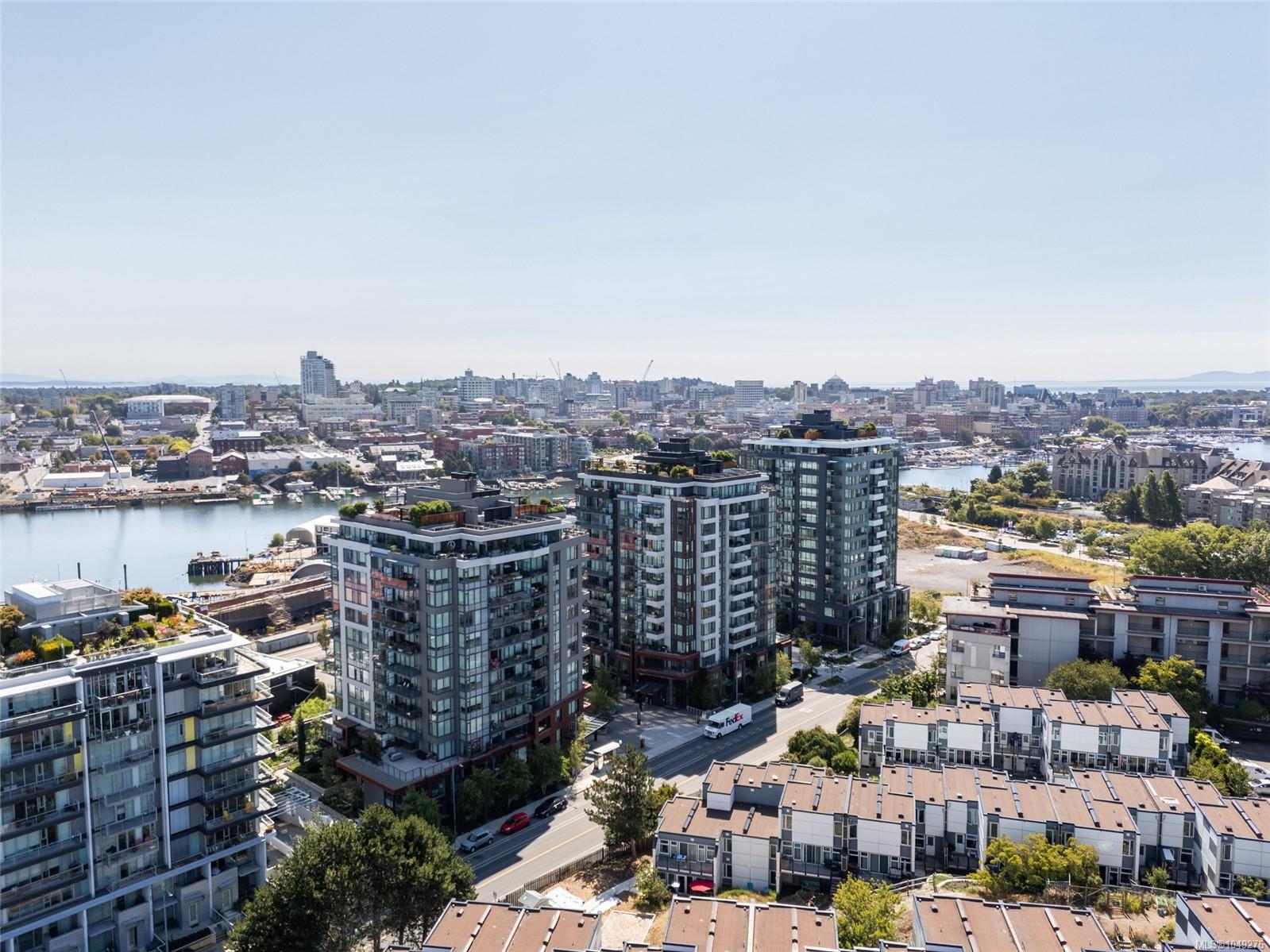Southwest Corner 1 Bed + Den with Harbour & Mountain Views