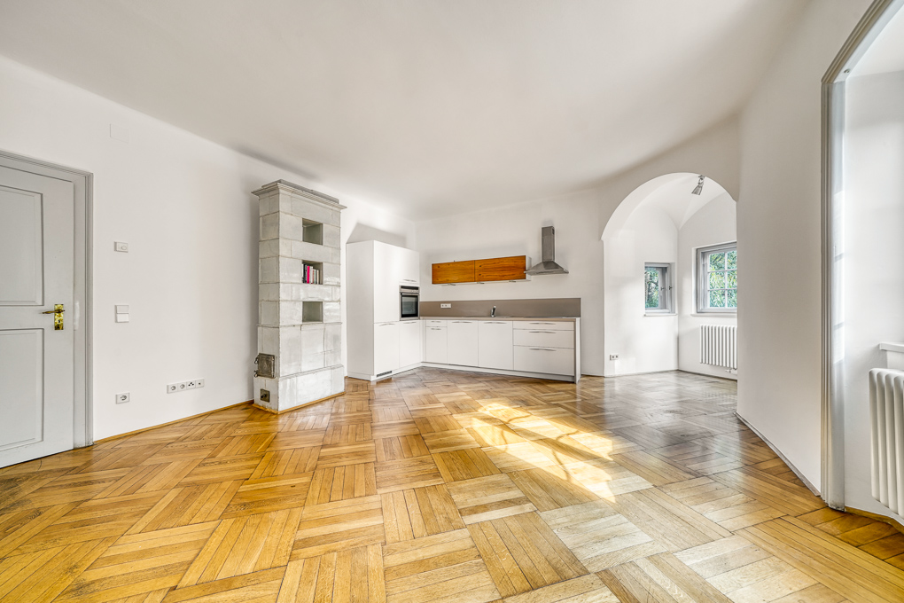 Three-room apartment in a historic villa in Merano-Maia Alta
