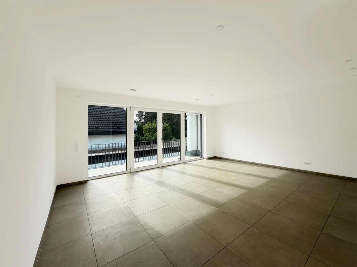 Moderne 2-Zimmer-Wohnung mit Balkon in ruhiger Lage - Foto 1