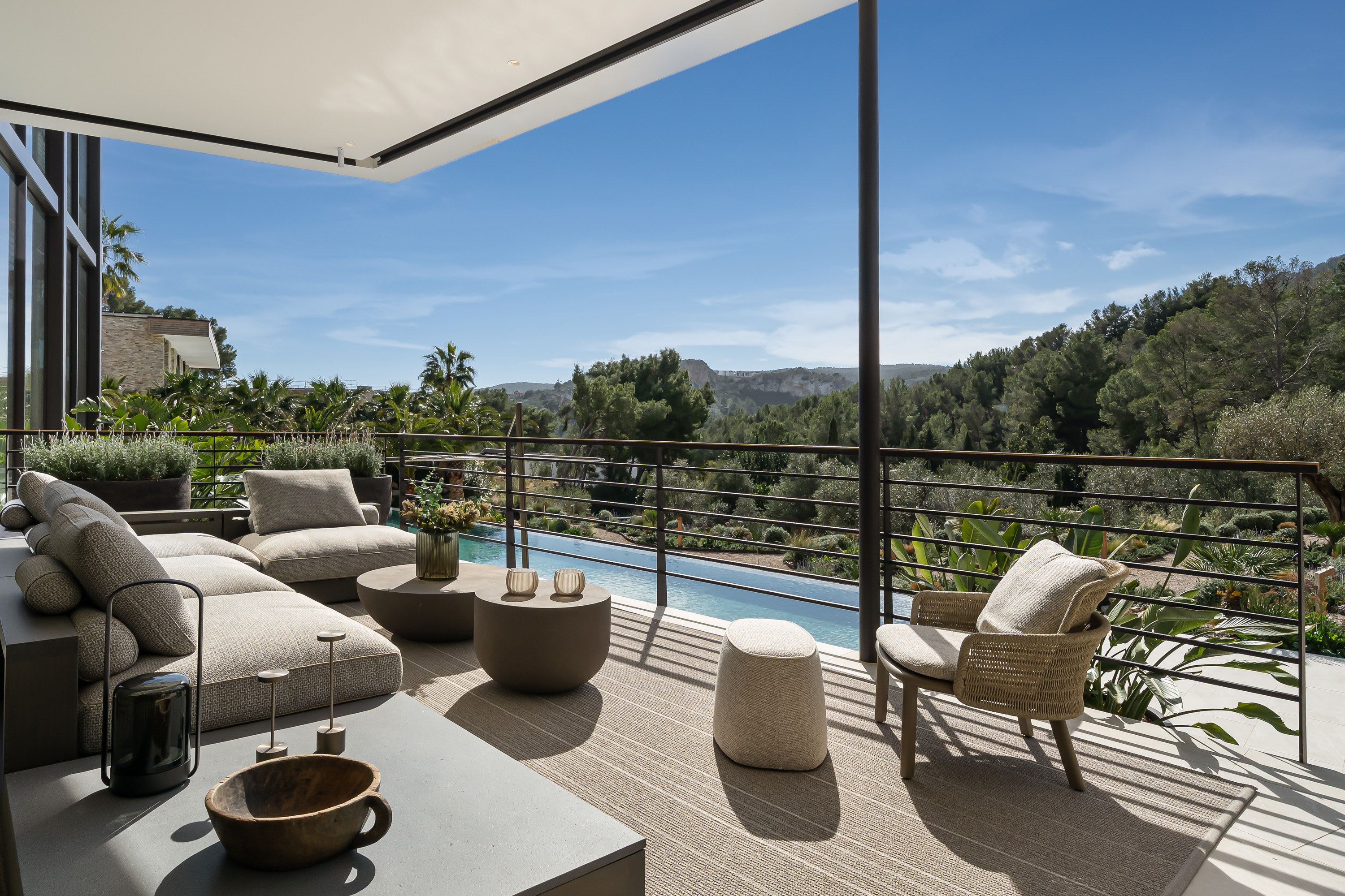 Villa moderna de diseño con vistas panorámicas en Son Vida