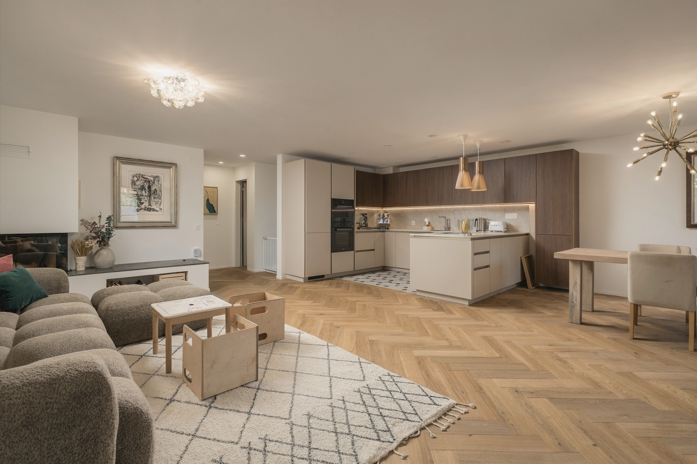 Stylishly renewed. Generously designed. At home in Thalwil.