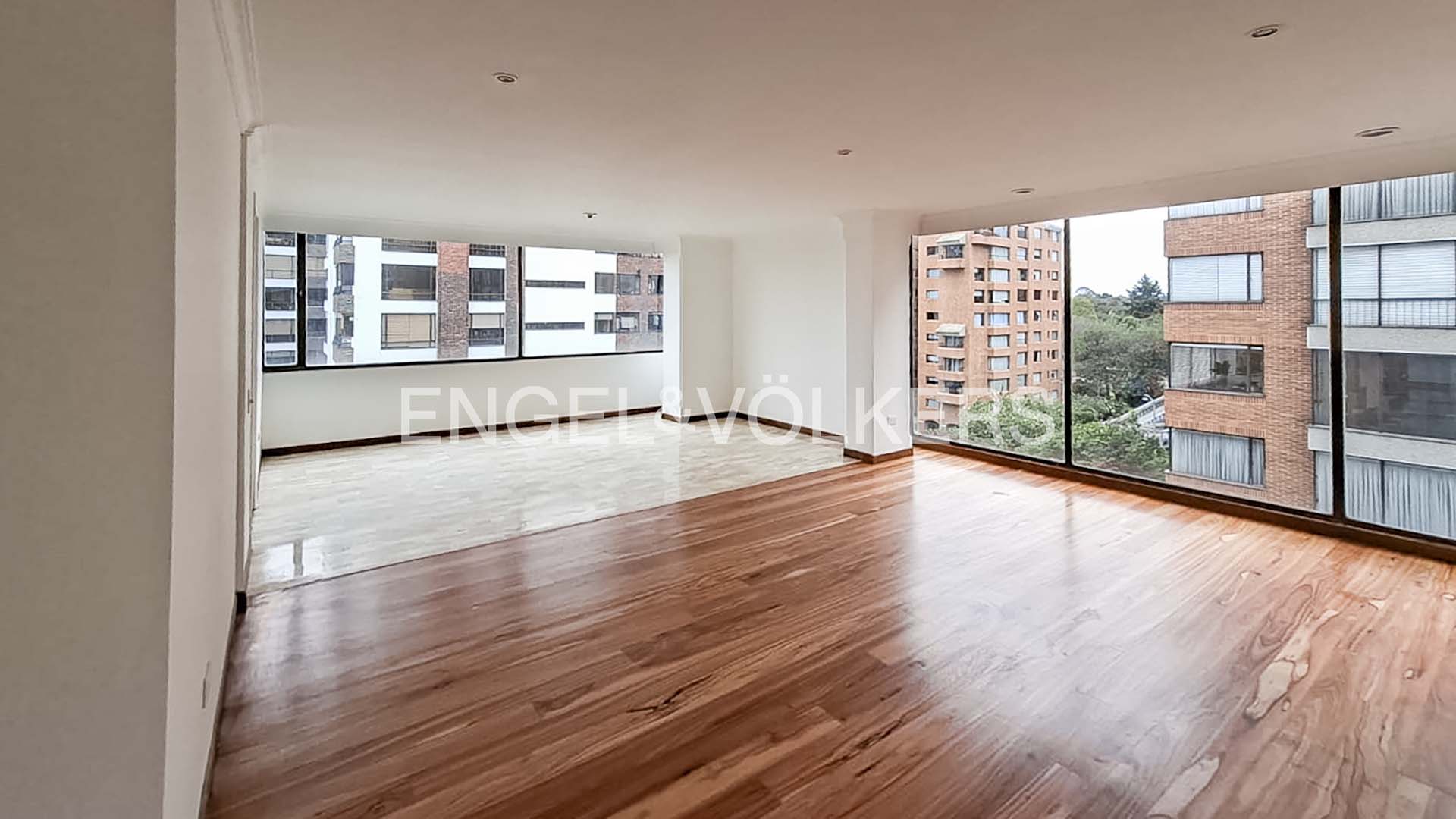 Amplio e iluminado apartamento para venta en Santa Bárbara