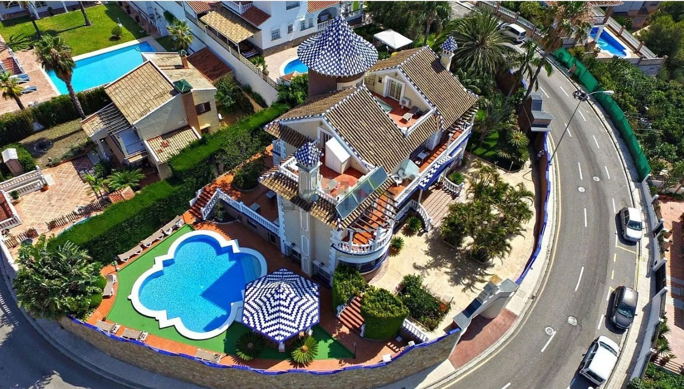 VILLA AL ALBA, exclusive luxury villa.