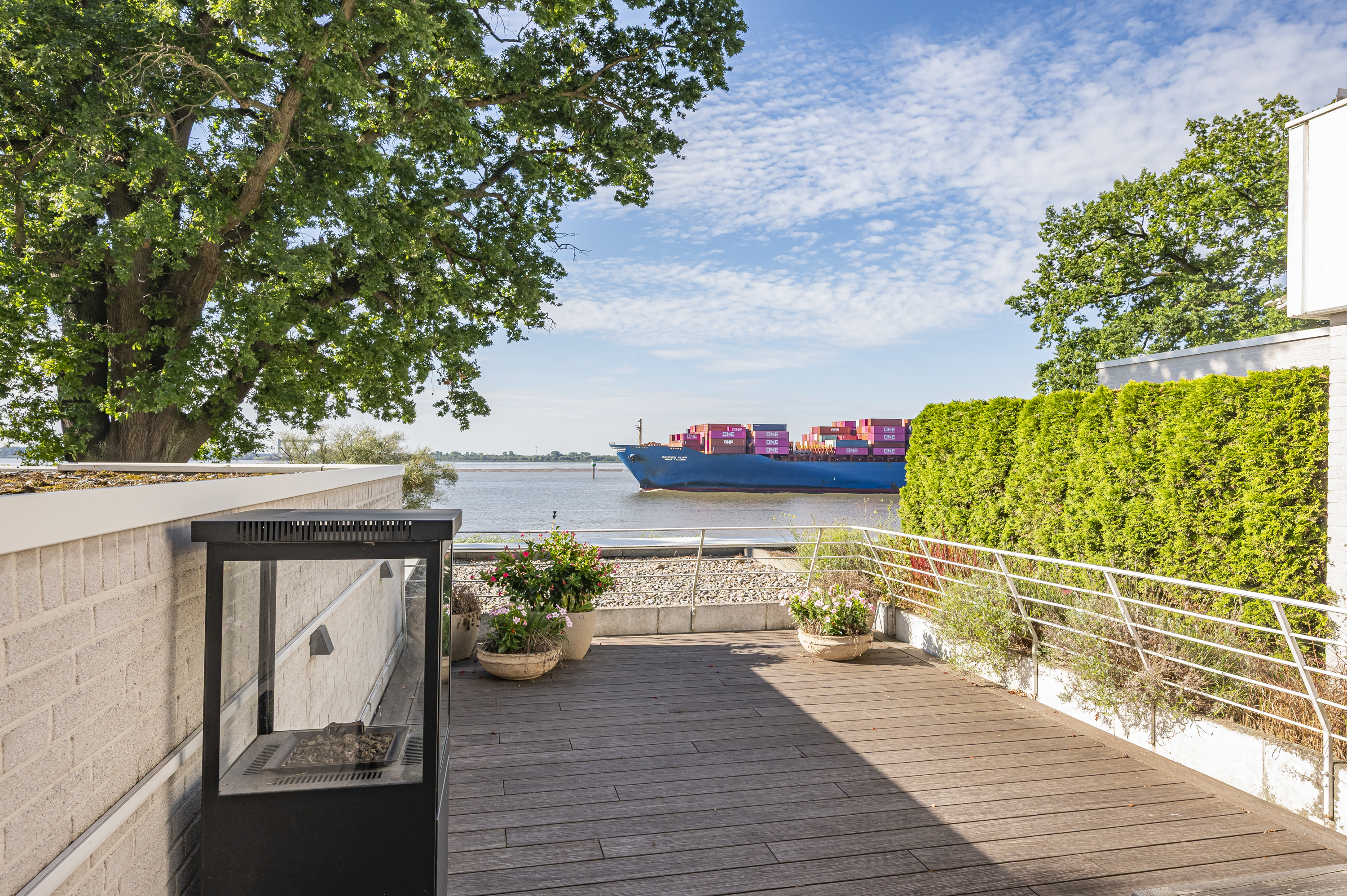 Panorama-Elbblick und Hausgefühl am Elbstrand von Blankenese
