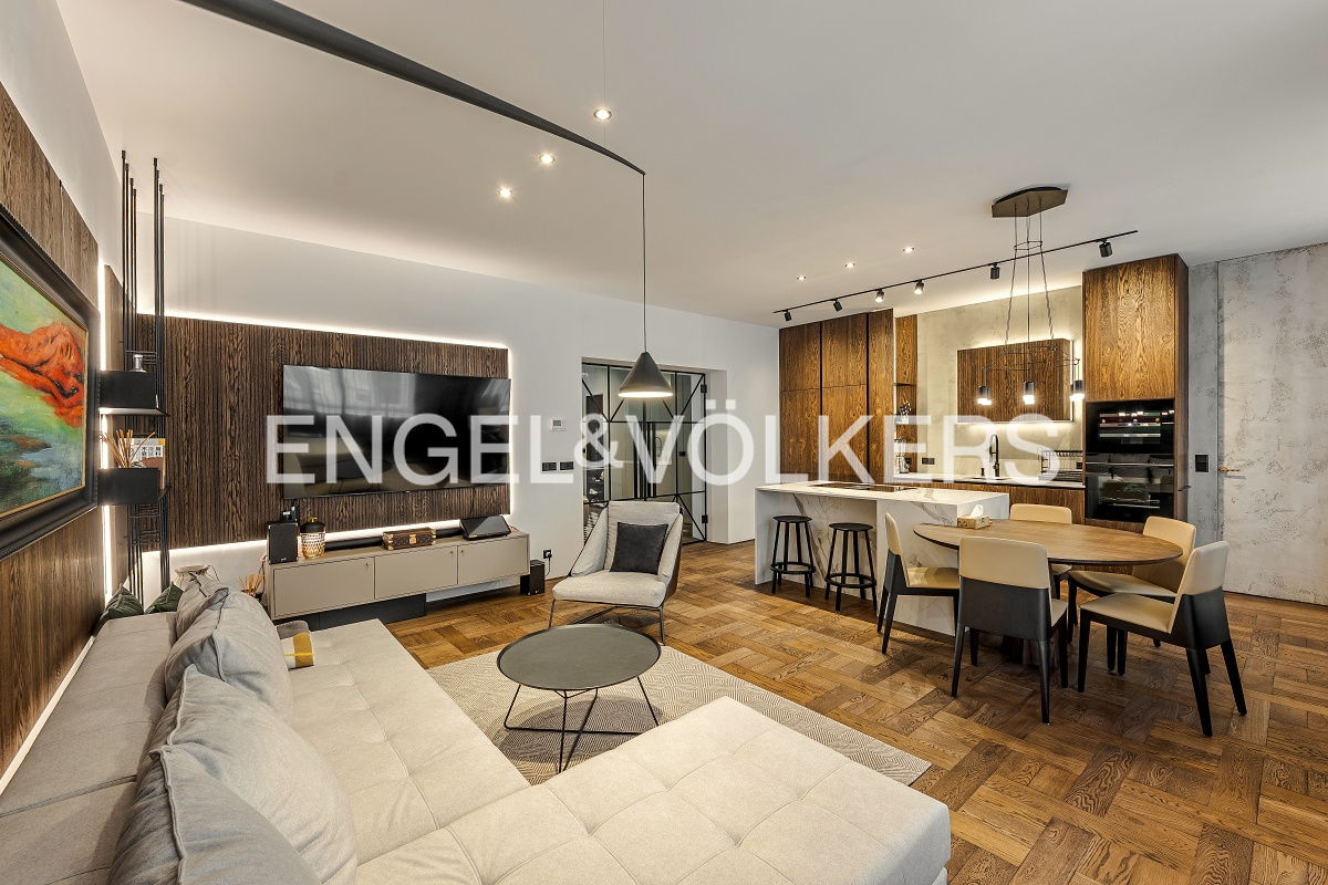 Luxuriously Designed 3+kt Apartment Near Pařížská Street and Old Town Square