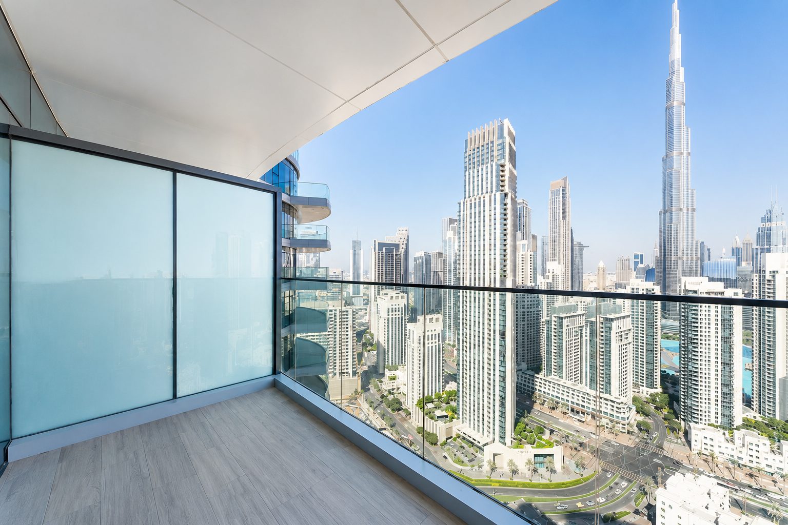 Burj Khalifa View | Luxurious | Bright