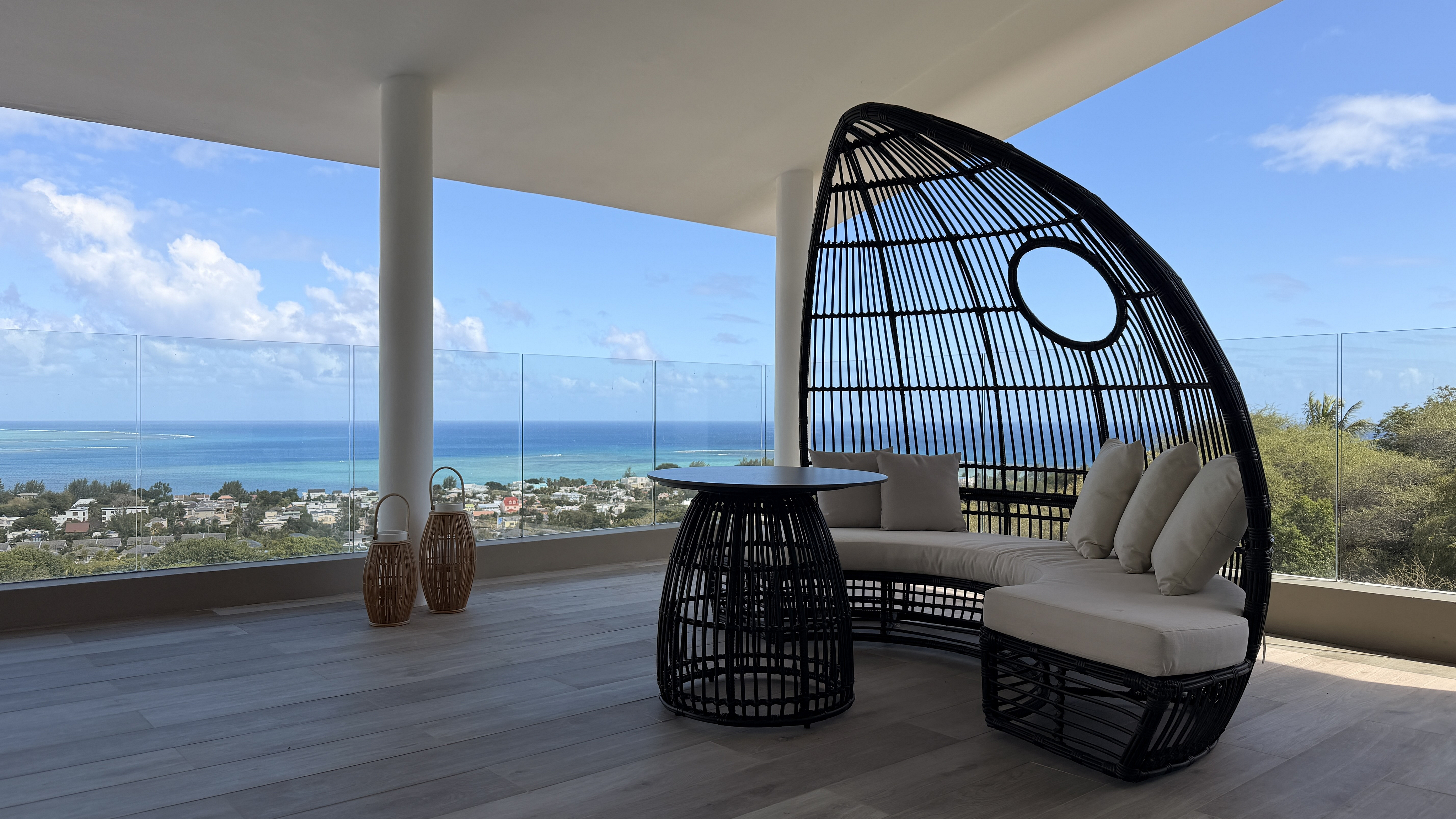 An Exceptional Villa Above the Ocean