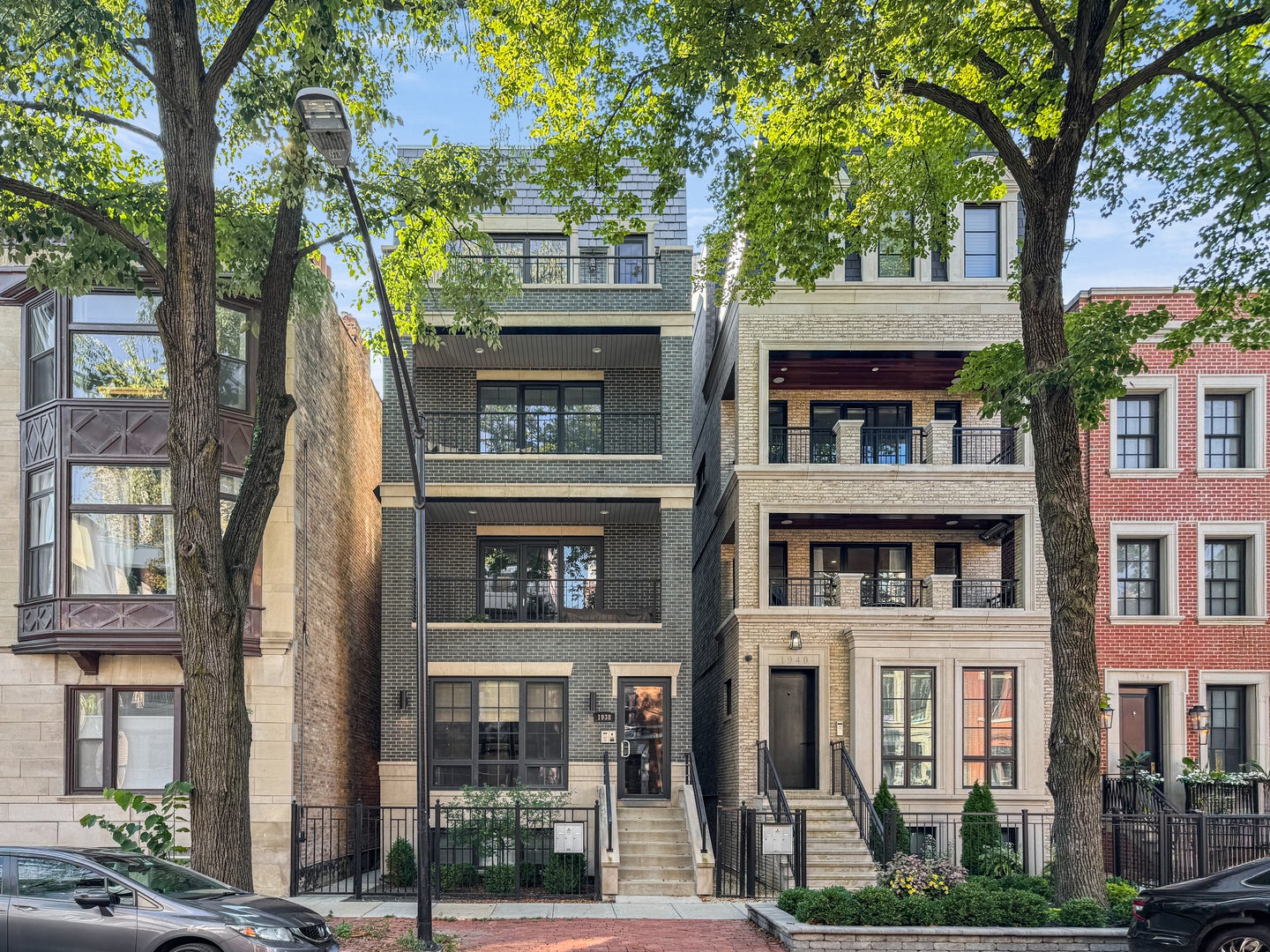 East Lincoln Park Penthouse with Exceptional Outdoor Spaces