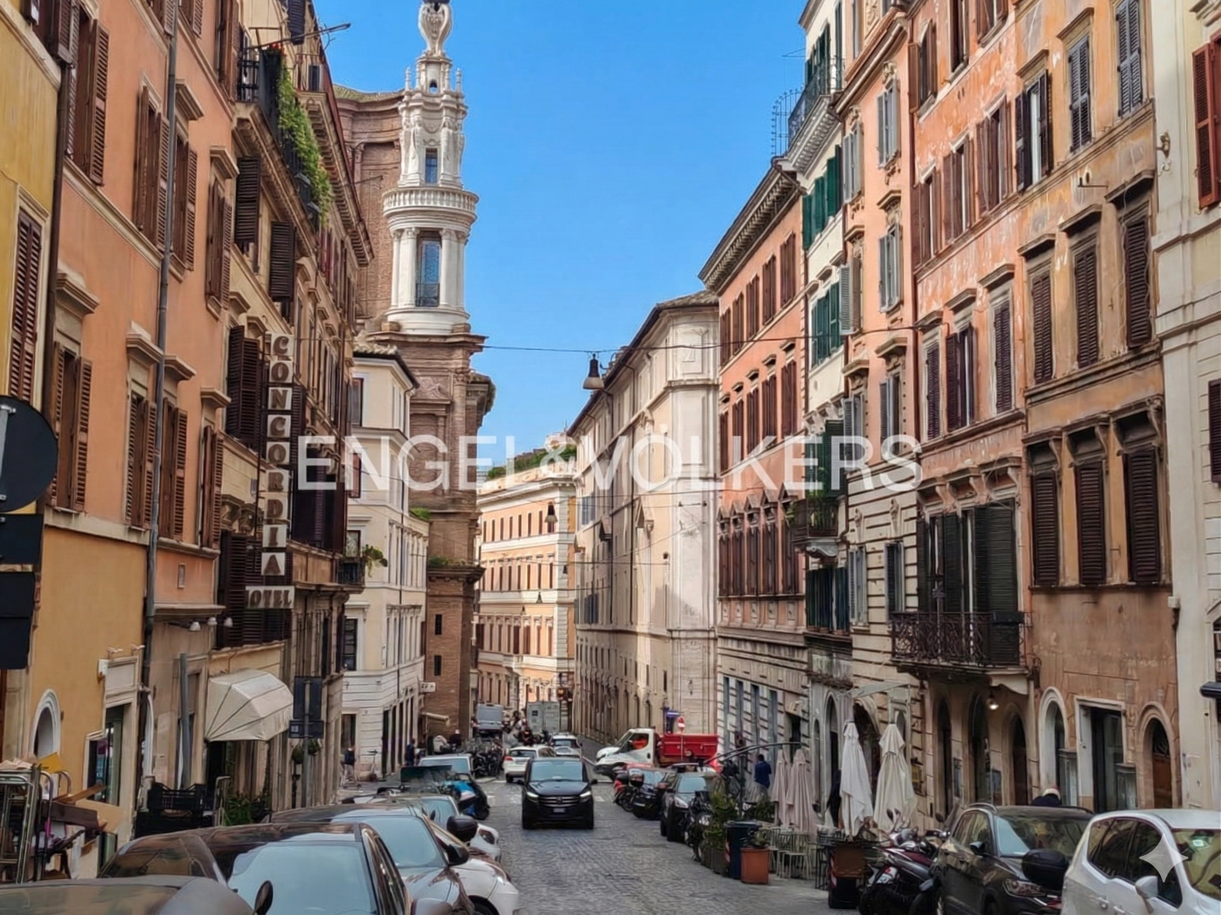 Elegant property adjacent to the Spanish Steps
