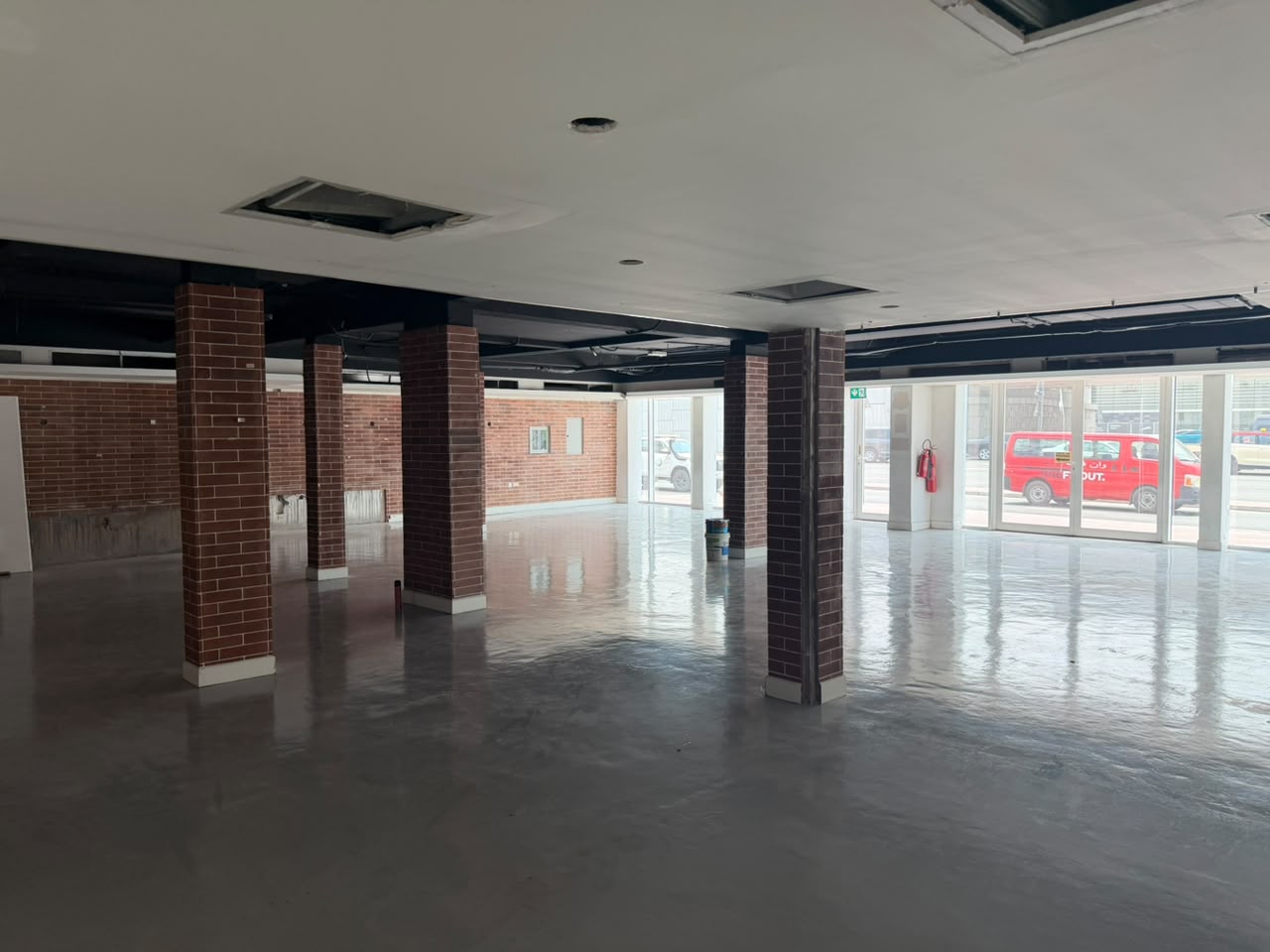 Prime Showroom | 5,000 Sq. Ft. | Umm Suqeim