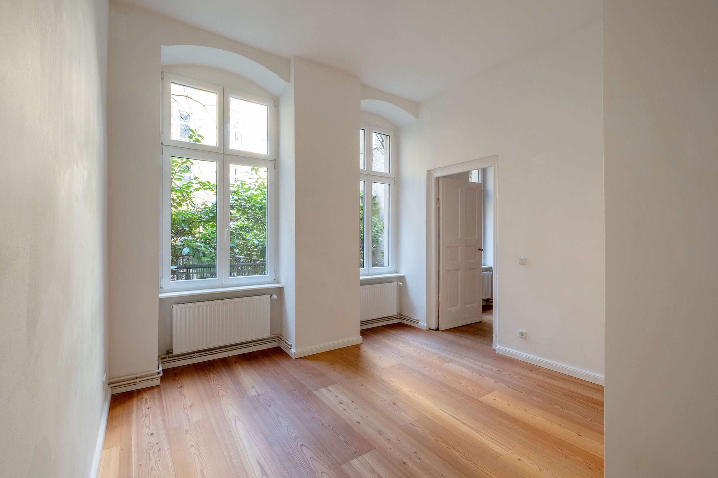 Quiet retreat at Südstern – Renovated 2-room period apartment