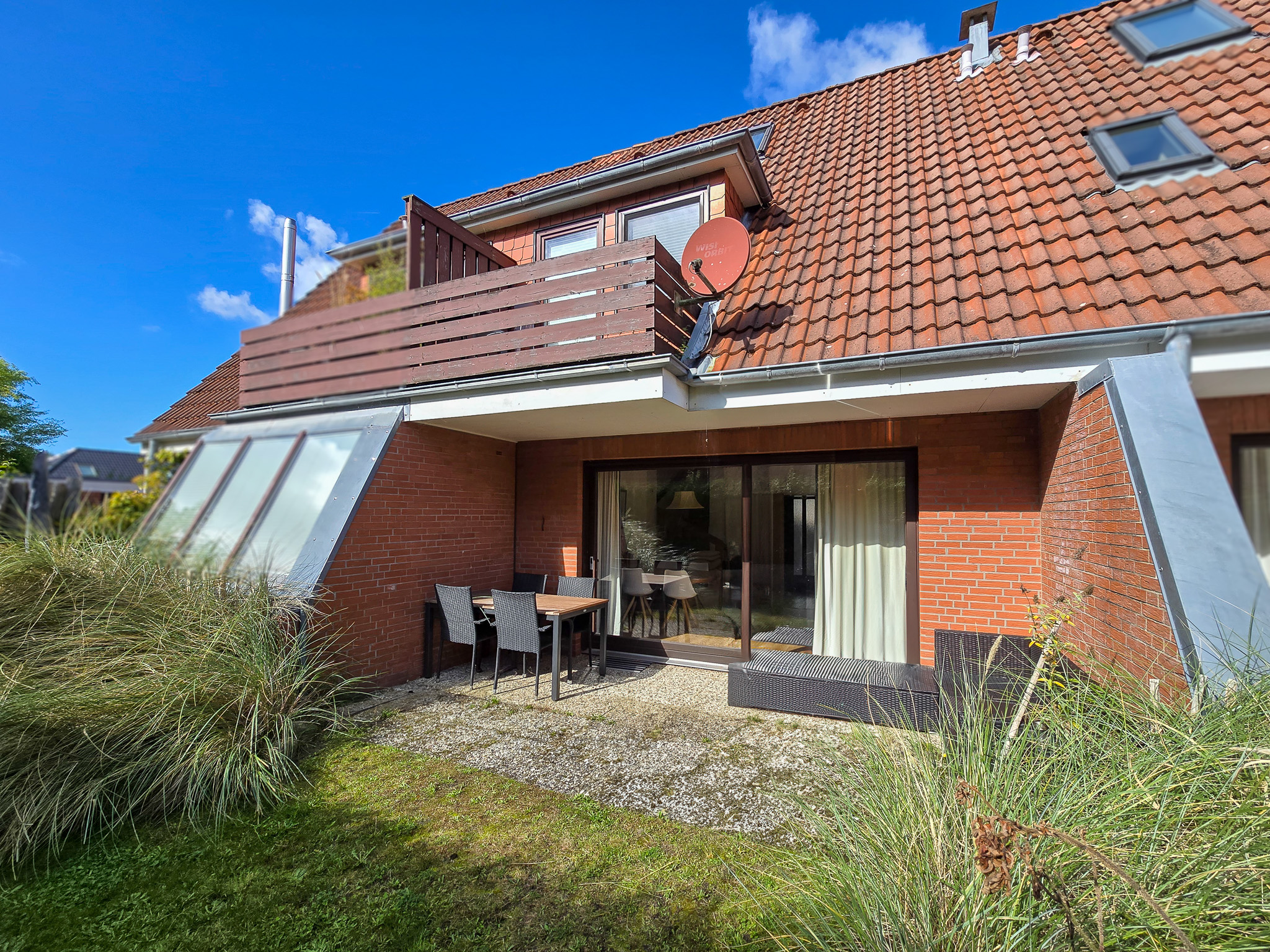 3-Zimmer-Hausscheibe mit Südterrasse, Balkon und Garage