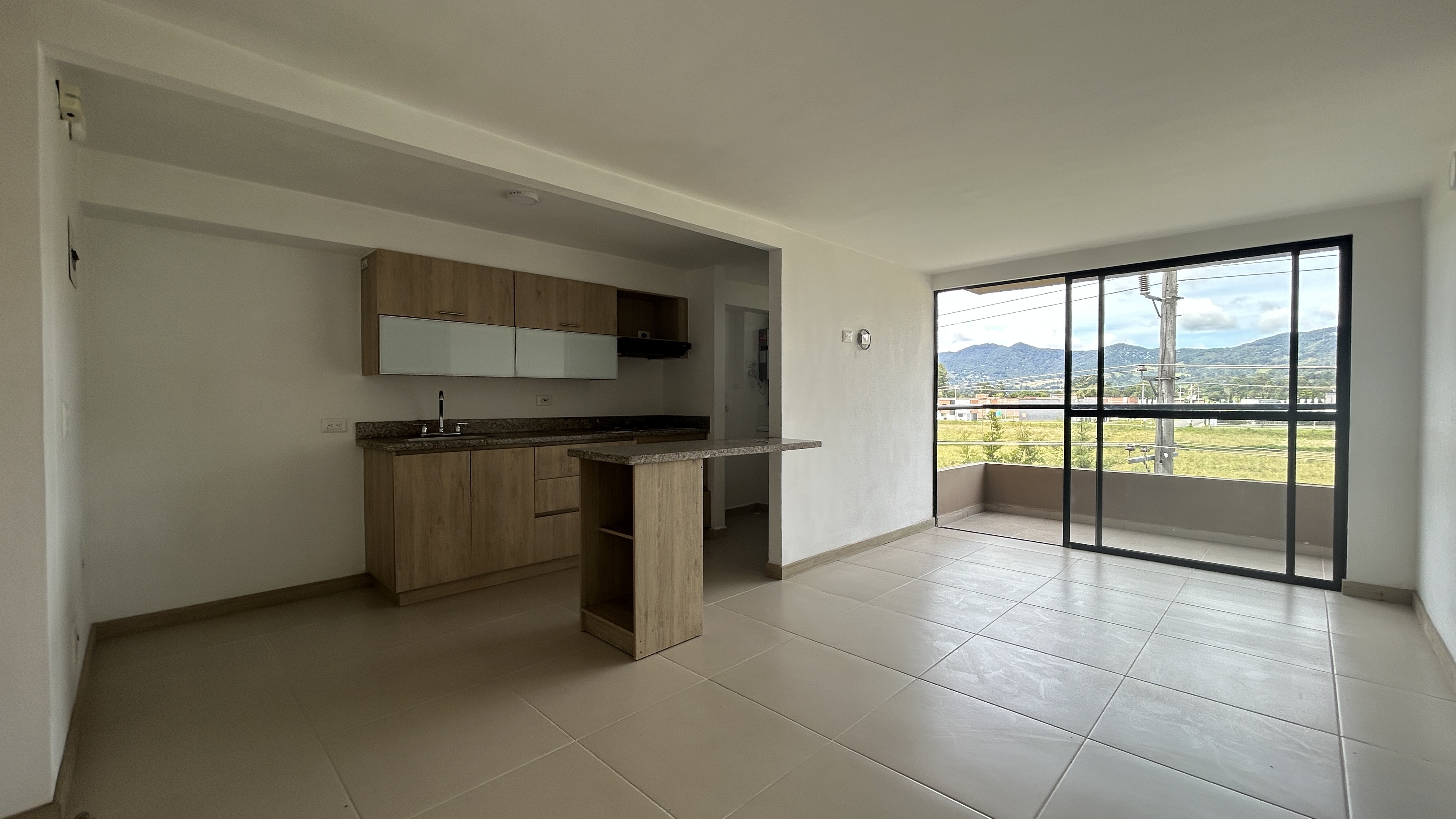 Apartamento con balcón para arriendo en La Ceja