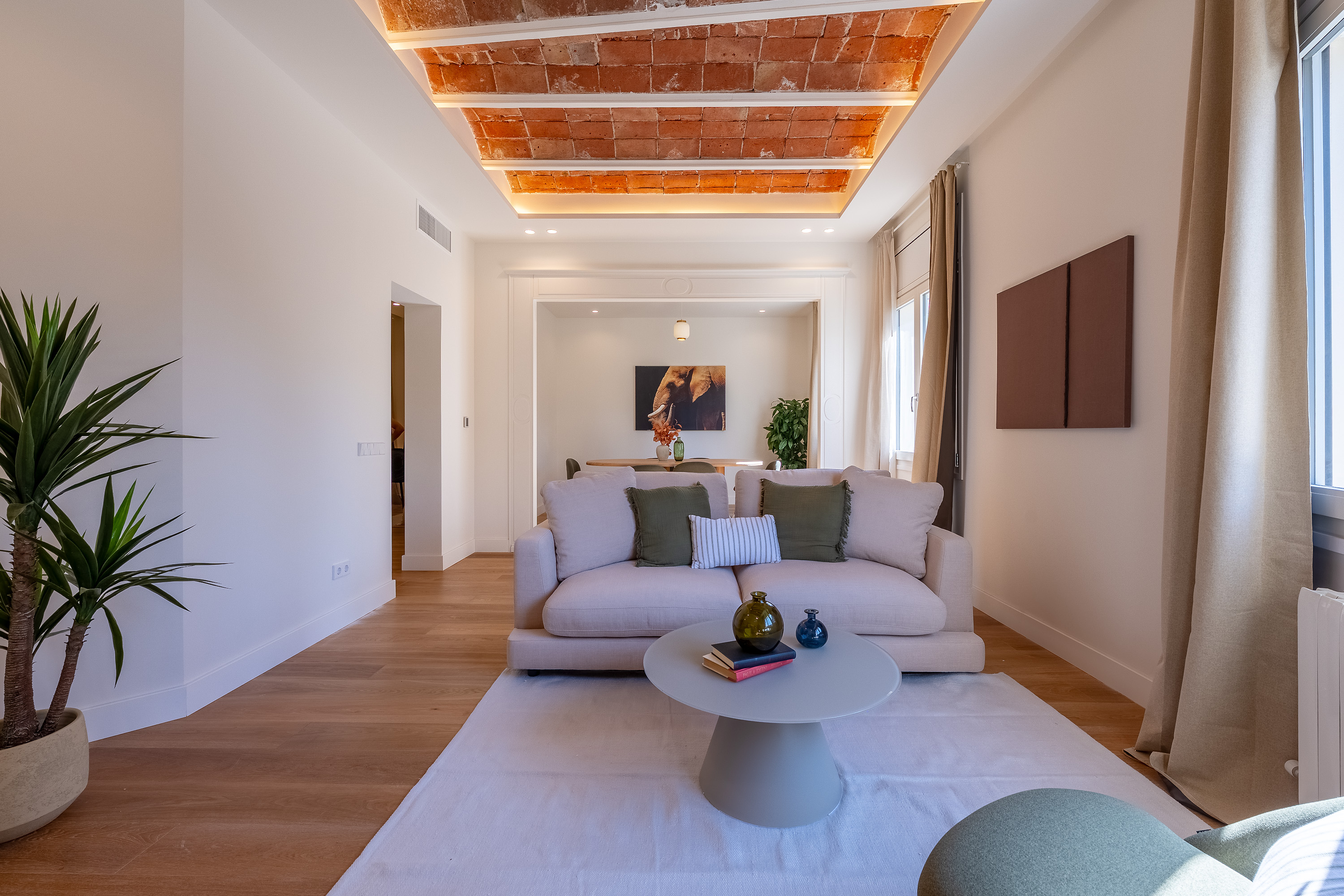 Renovated Apartment on Passeig de Sant Joan