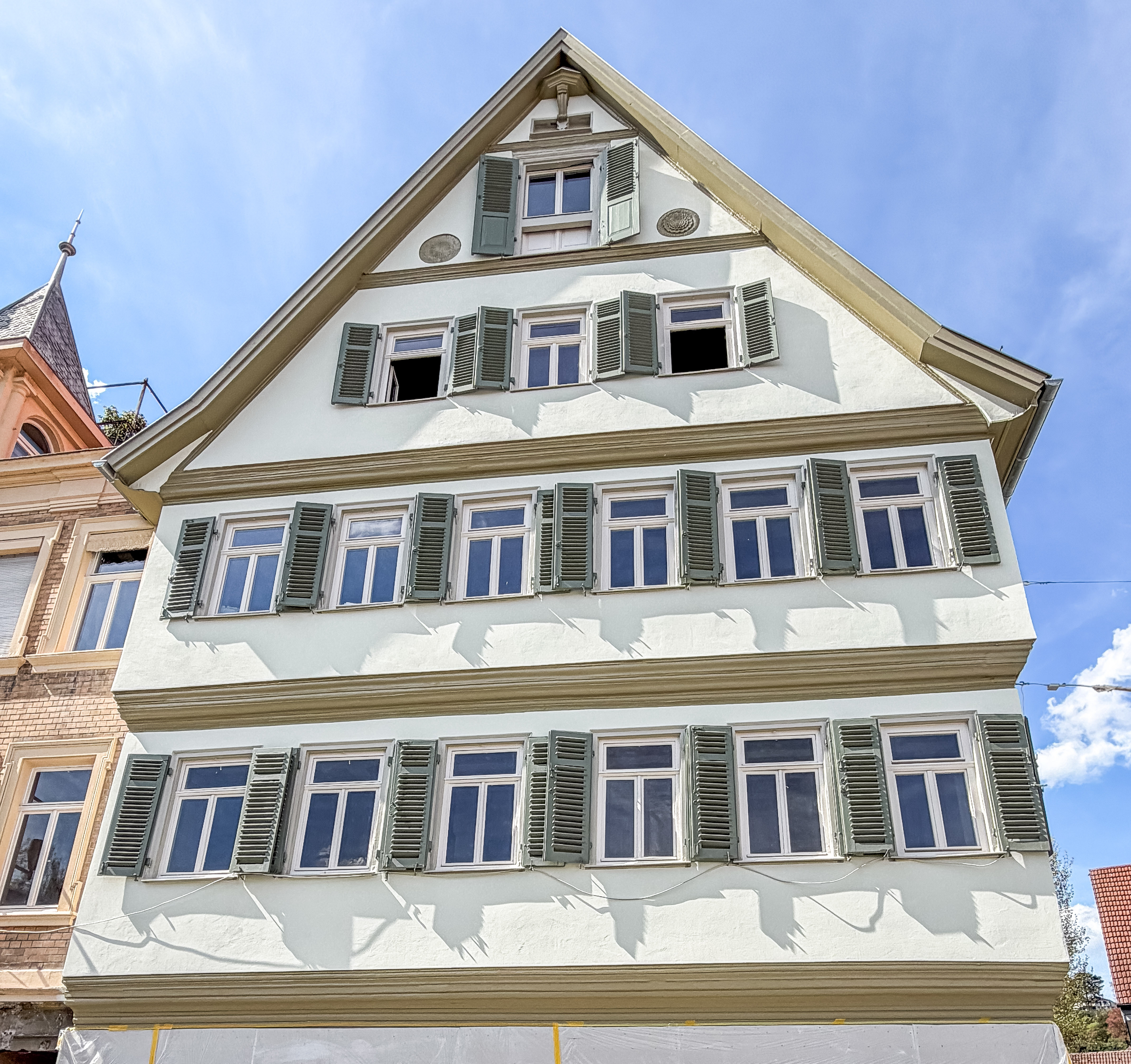 Historischer Charme trifft moderne Nutzung – saniertes Wohn- und Geschäftshaus in der Esslinger Altstadt