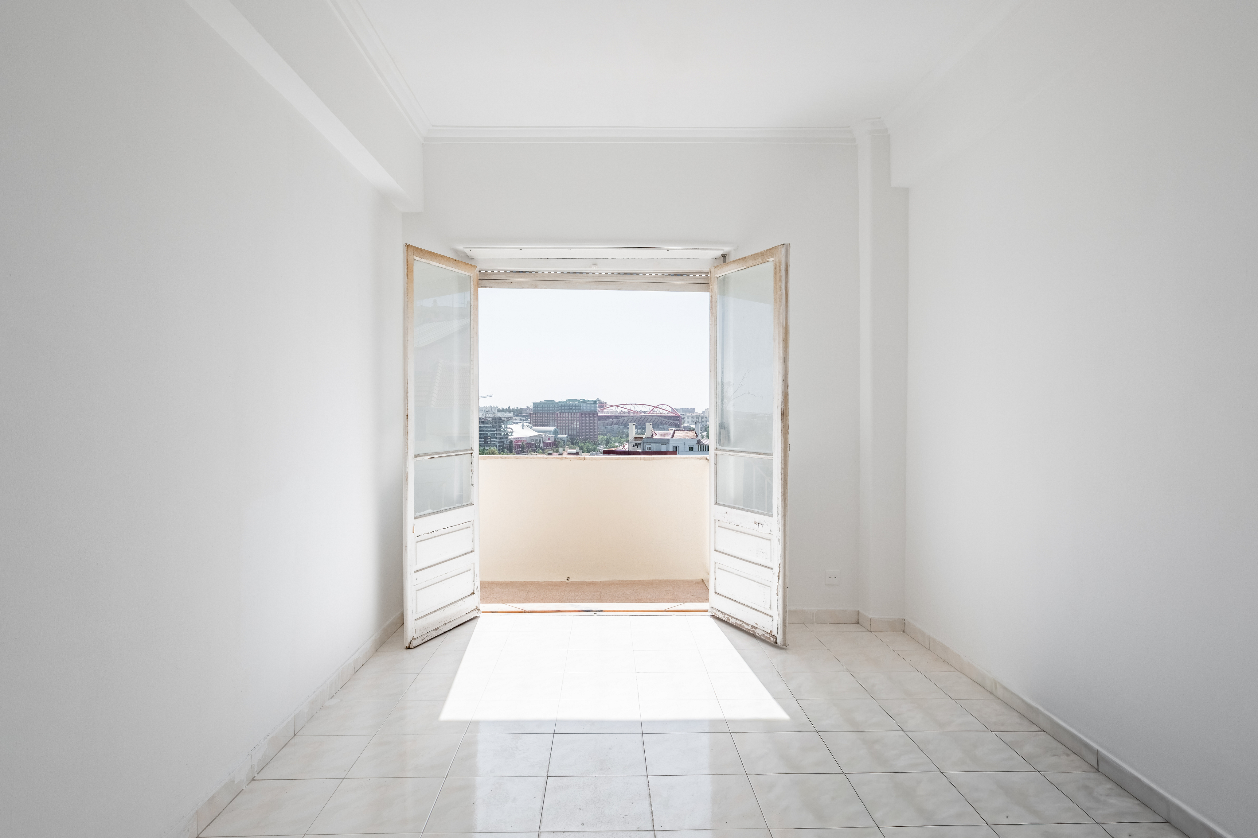 2 Bedroom apartment in Benfica for renovation with panoramic view over Lisbon