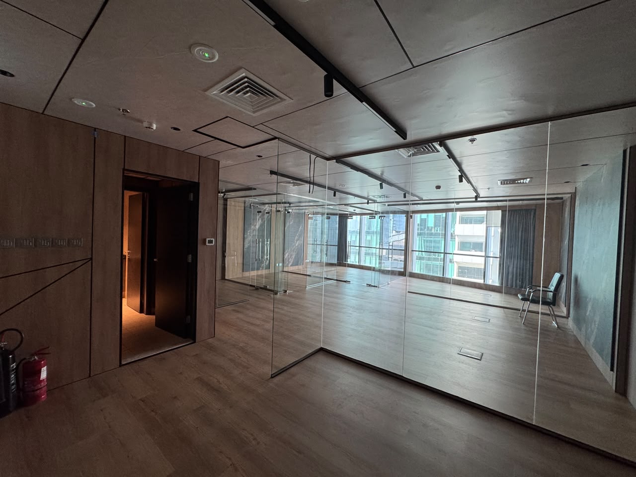 Fully Fitted | Near Metro | Bright | Efficient Layout