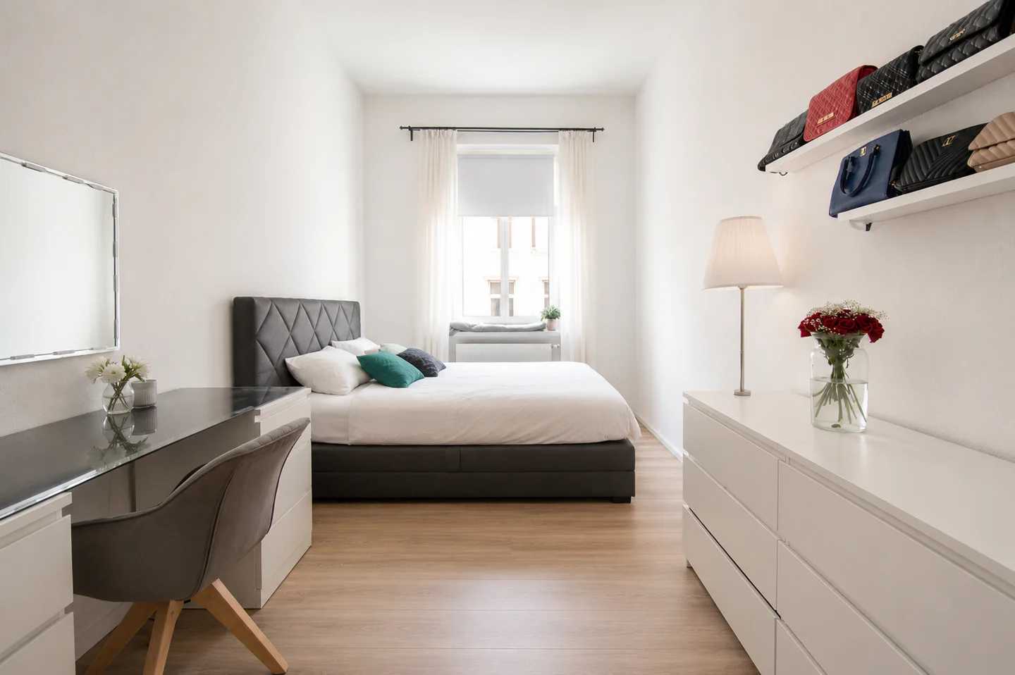 **VERMIETET**Helle 3,5-Zimmer-Wohnung mit Einbauküche in zentraler Lage von Neustadt! - Photo 4