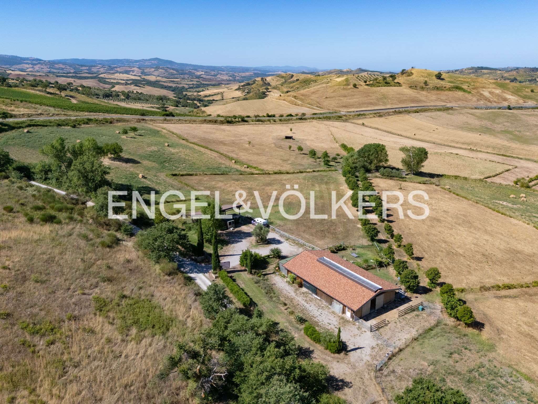 Podere Alpaca in Val di Cinigiano — eco-friendly house, 8.5 hectares fenced and unique agritourism potential