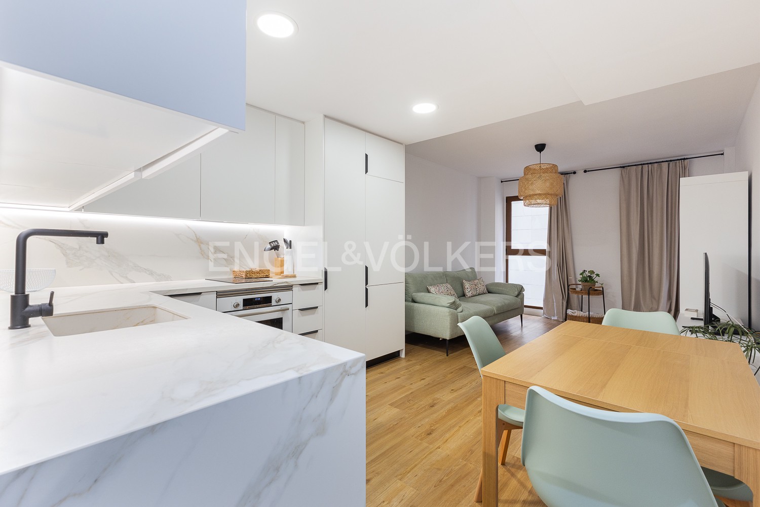 Amazing new flat in city center
