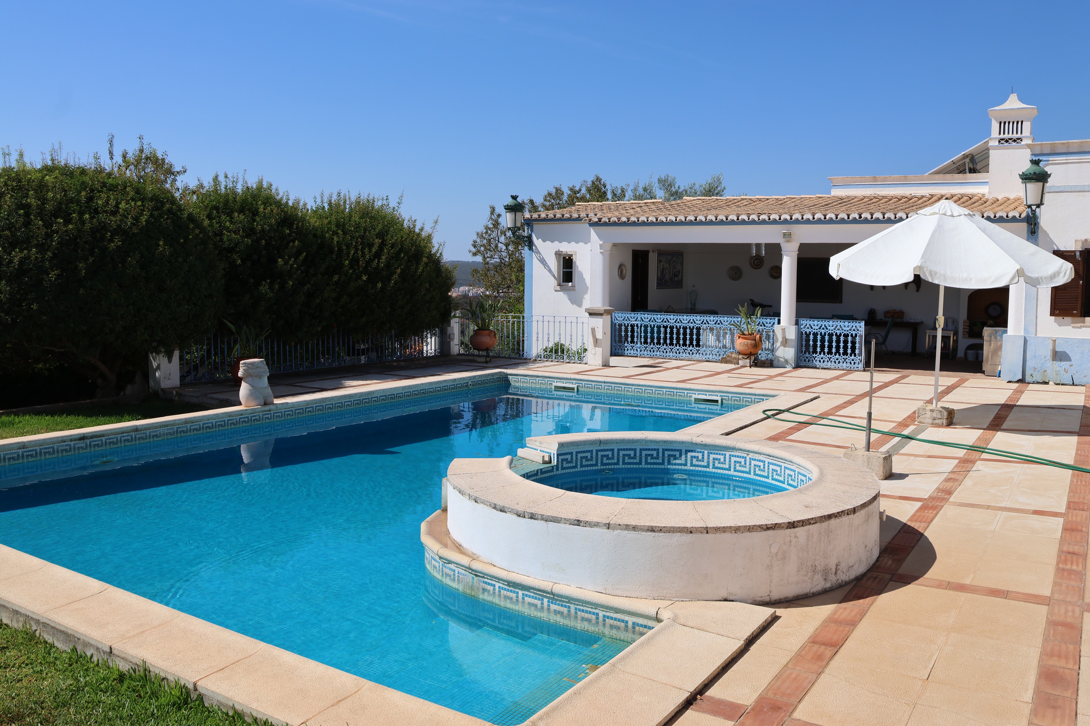 Secular 8-bedroom Manor House on a hilltop in Querença, Loulé
