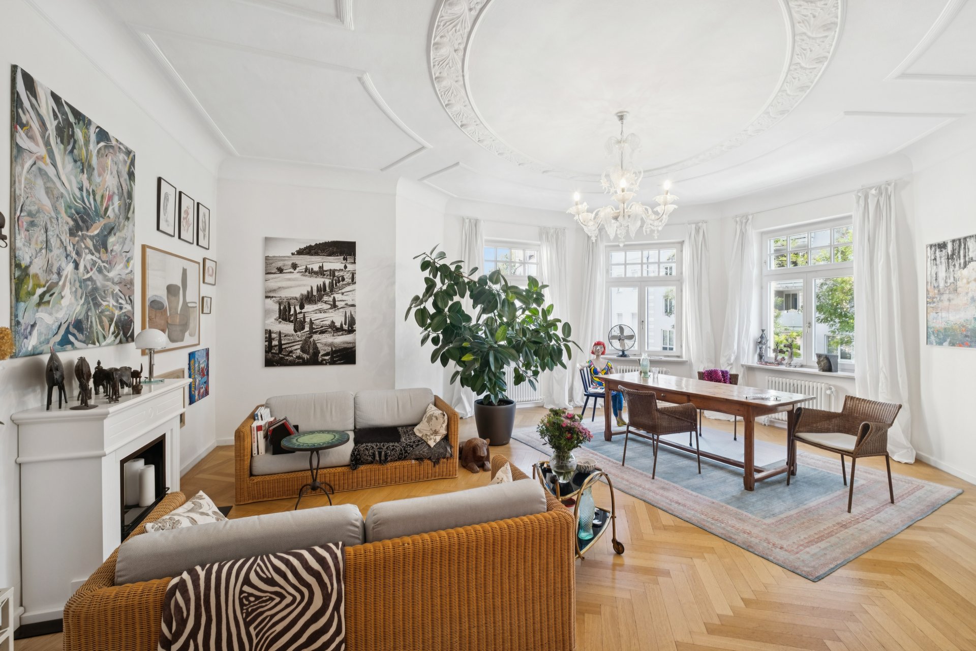Jugendstil-Eleganz: 4-Zimmer Altbauwohnung im historischen Theresienhof