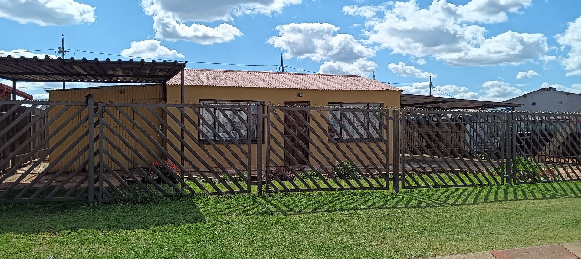Two Bedroom house in Ikageng
