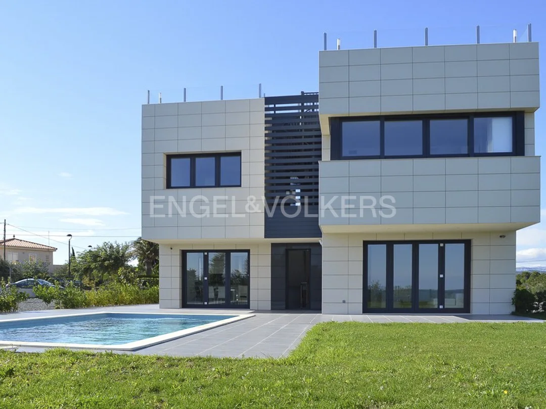 Brand new luxury sea front villa in Ametlla
