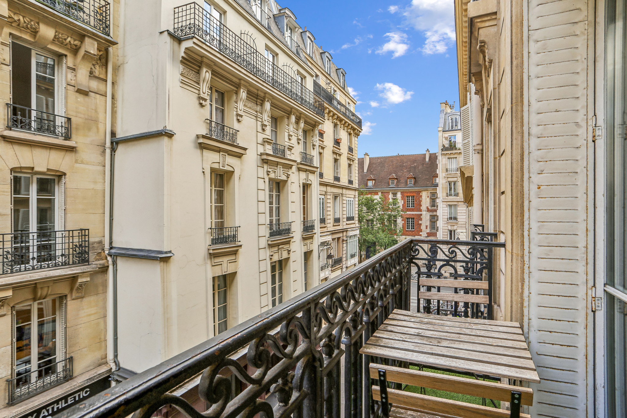 5-Bedroom Family Apartment - Historic Marais