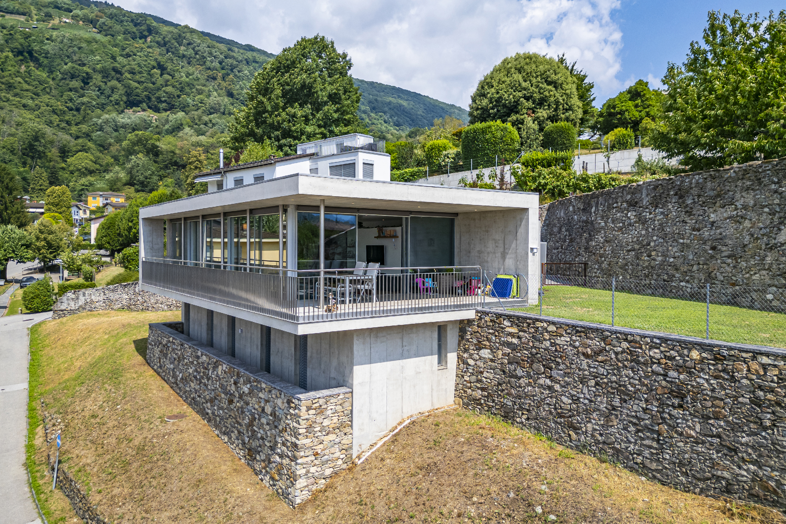 Modernes Design in ruhiger Lage