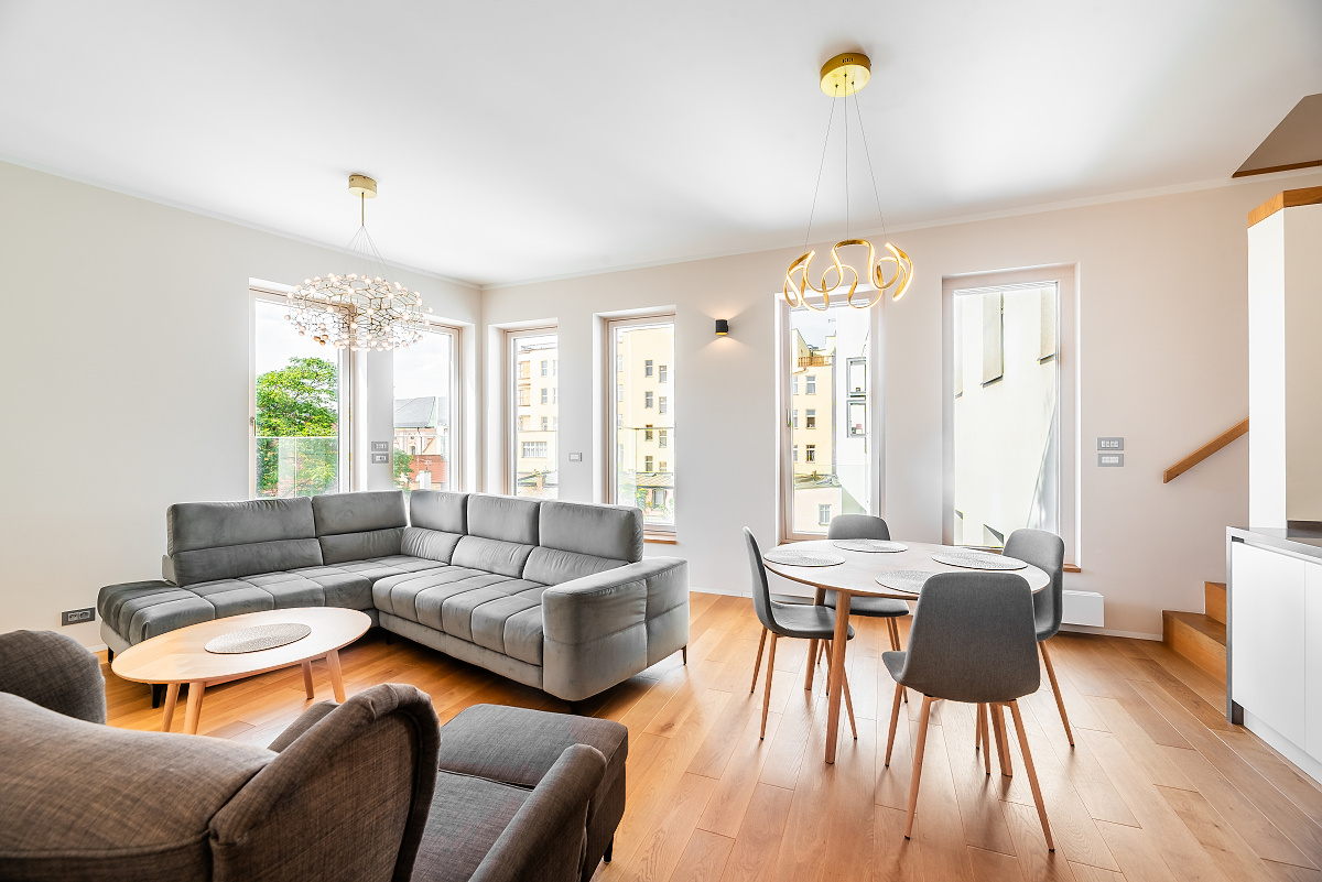 Rent of a duplex 4+kt apartment with 130 sqm terraces and garage parking in Prague 1