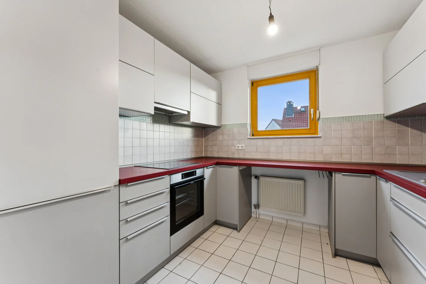 Geräumige Vier-Zimmer-Maisonettewohnung: Idyllisches Wohnen mit grünem Ausblick! - Foto 2