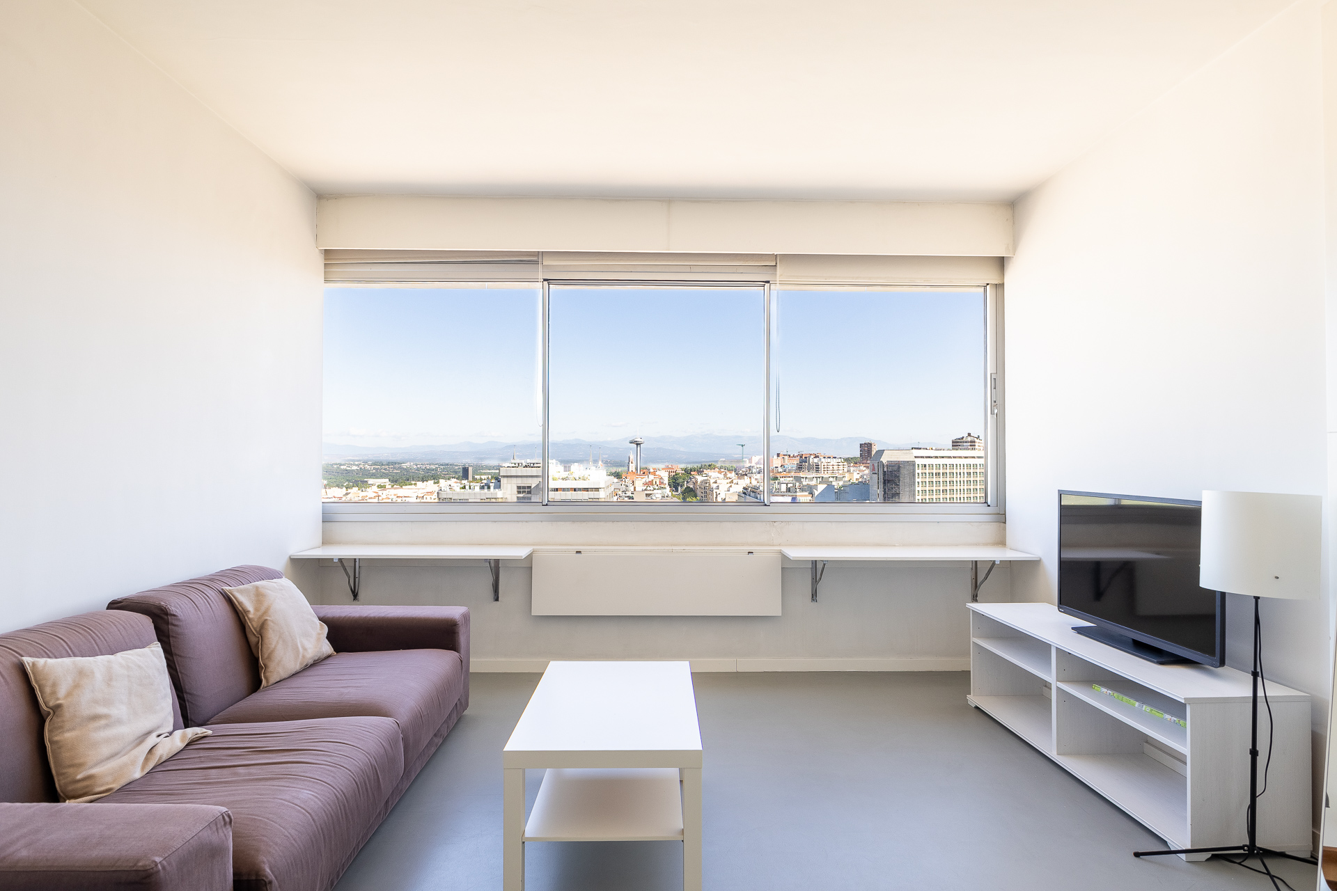 Elegant apartment for rent in Argüelles