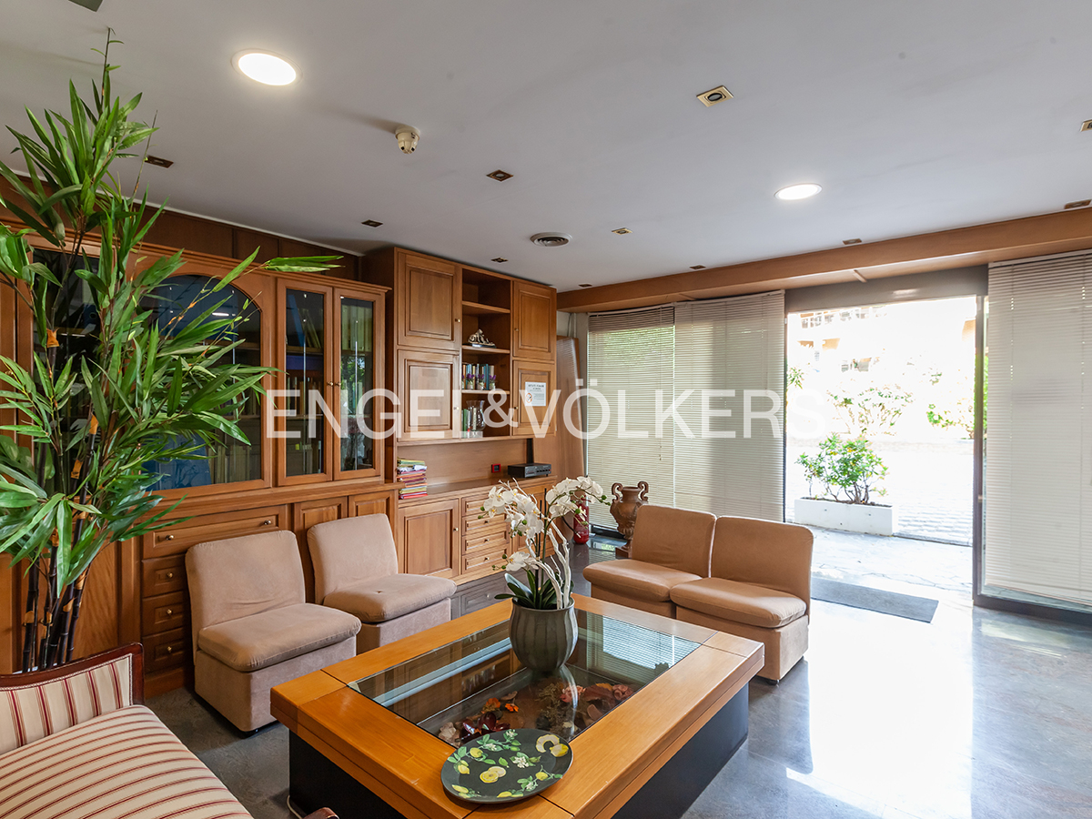 Aurelio: Prestigious large office space