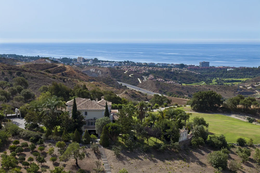 Villa with Panoramic Views in Los Altos de los Monteros