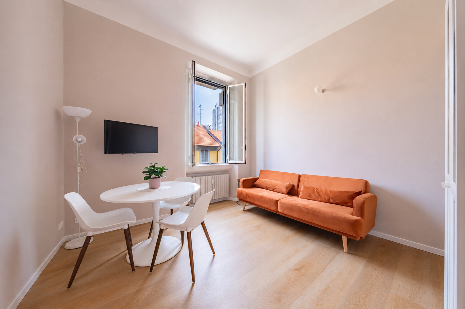 Bright renovated one-bedroom apartment on a high floor