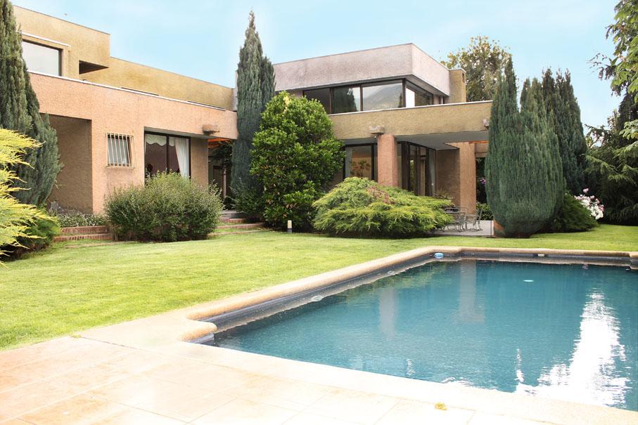 Excelente casa estilo mediterráneo