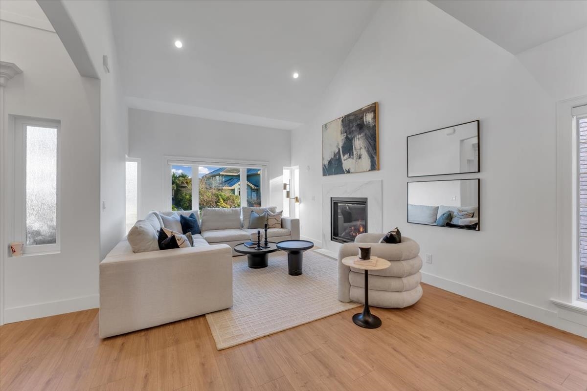 Lovely Home in The Prestigious Estates @ Citadel Heights!