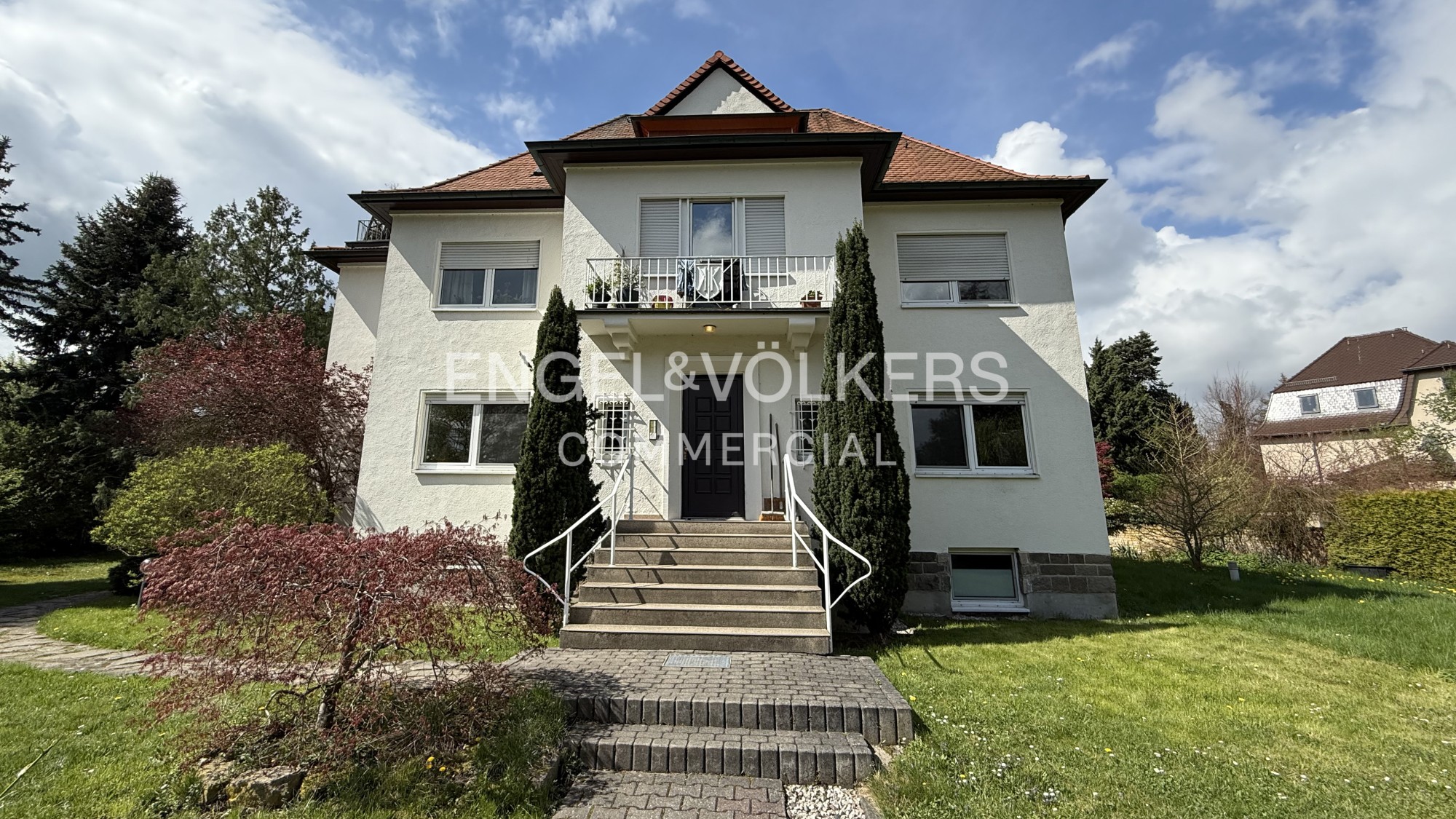 Freistehendes Mehrfamilienhaus in ruhiger Lage