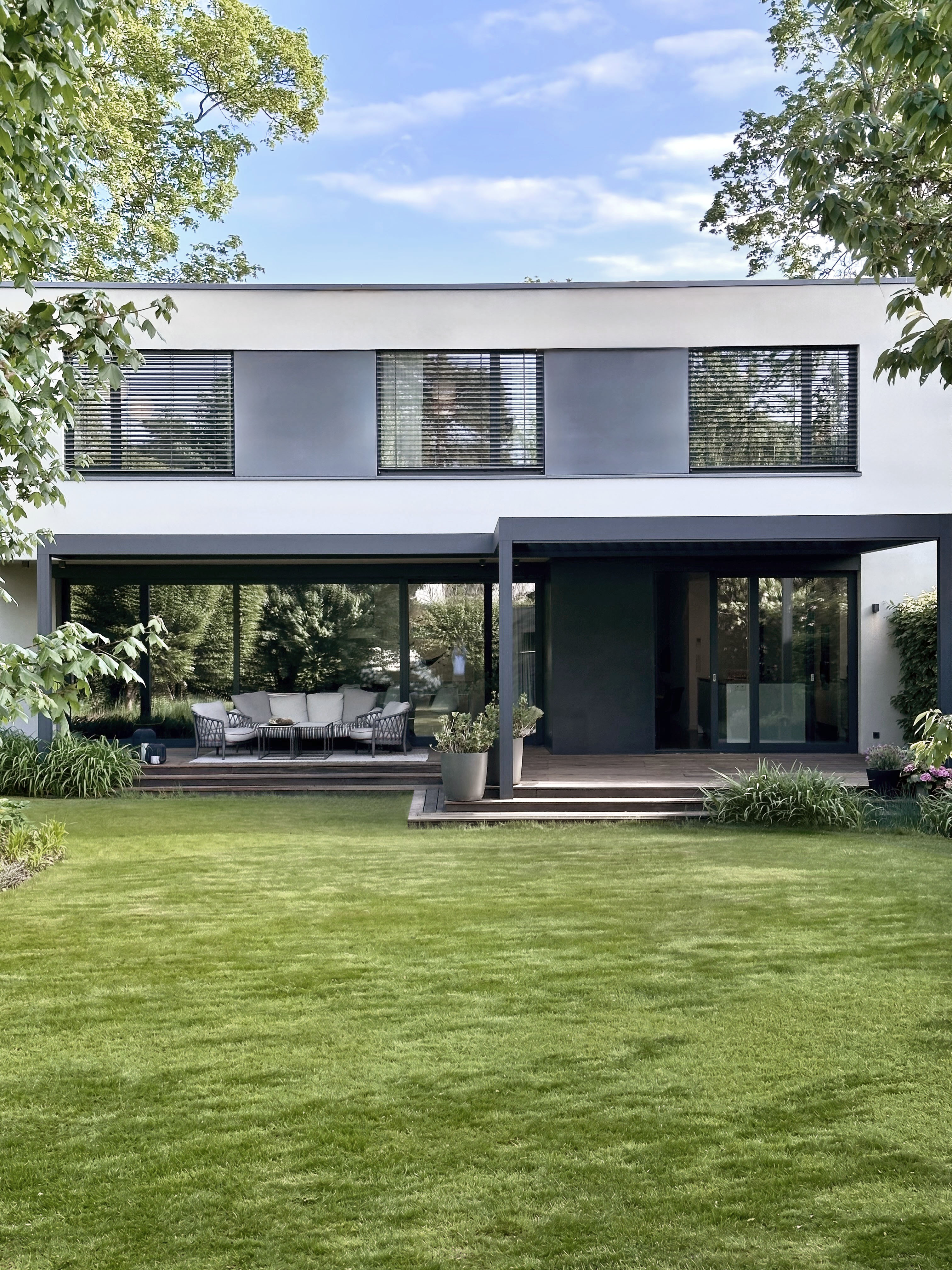 Sunny, energy-efficient family paradise in a prime green location in Pankow