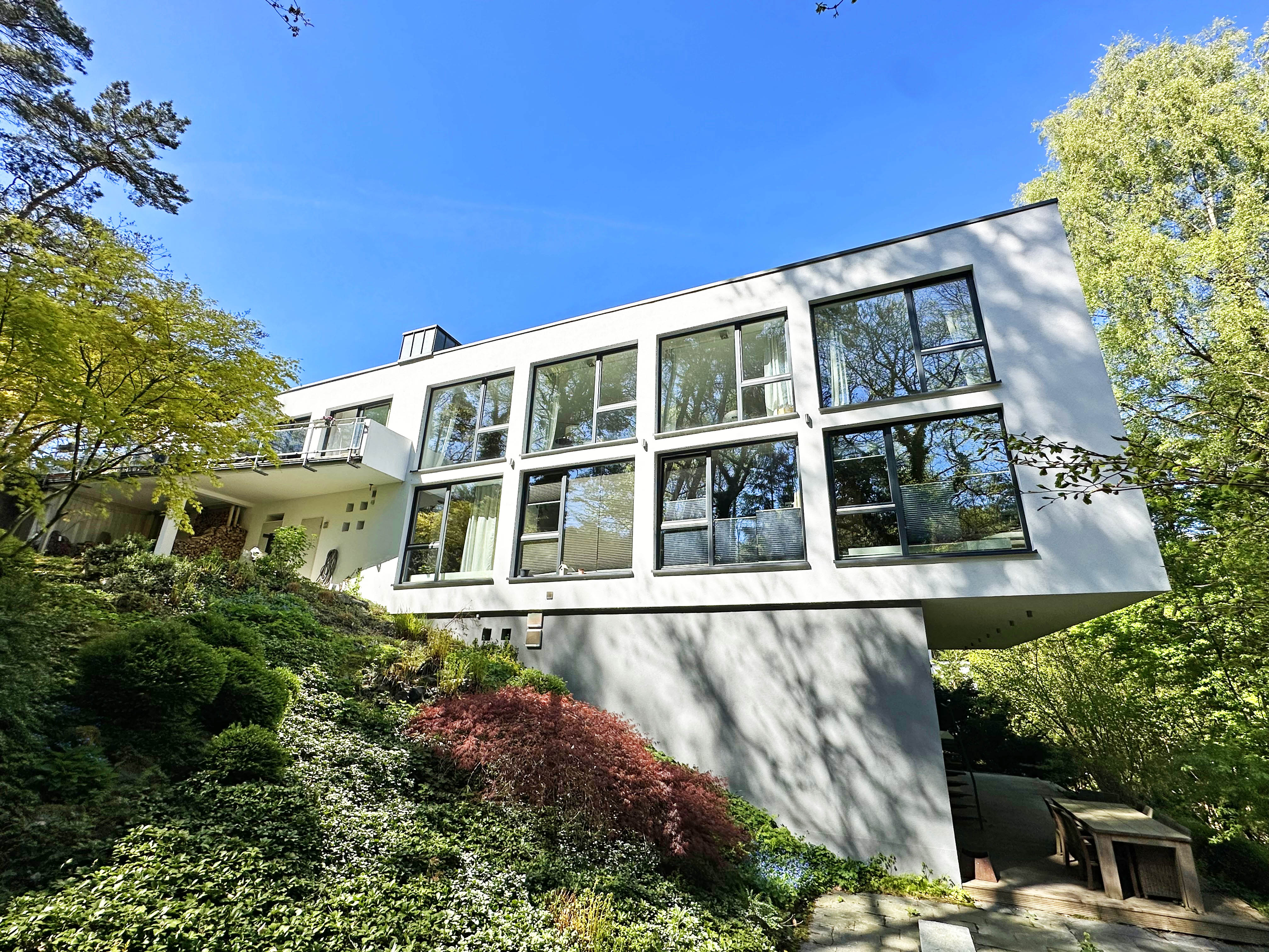 Architektonisches & großzügiges Wohnen mit Baumhaus-Charakter