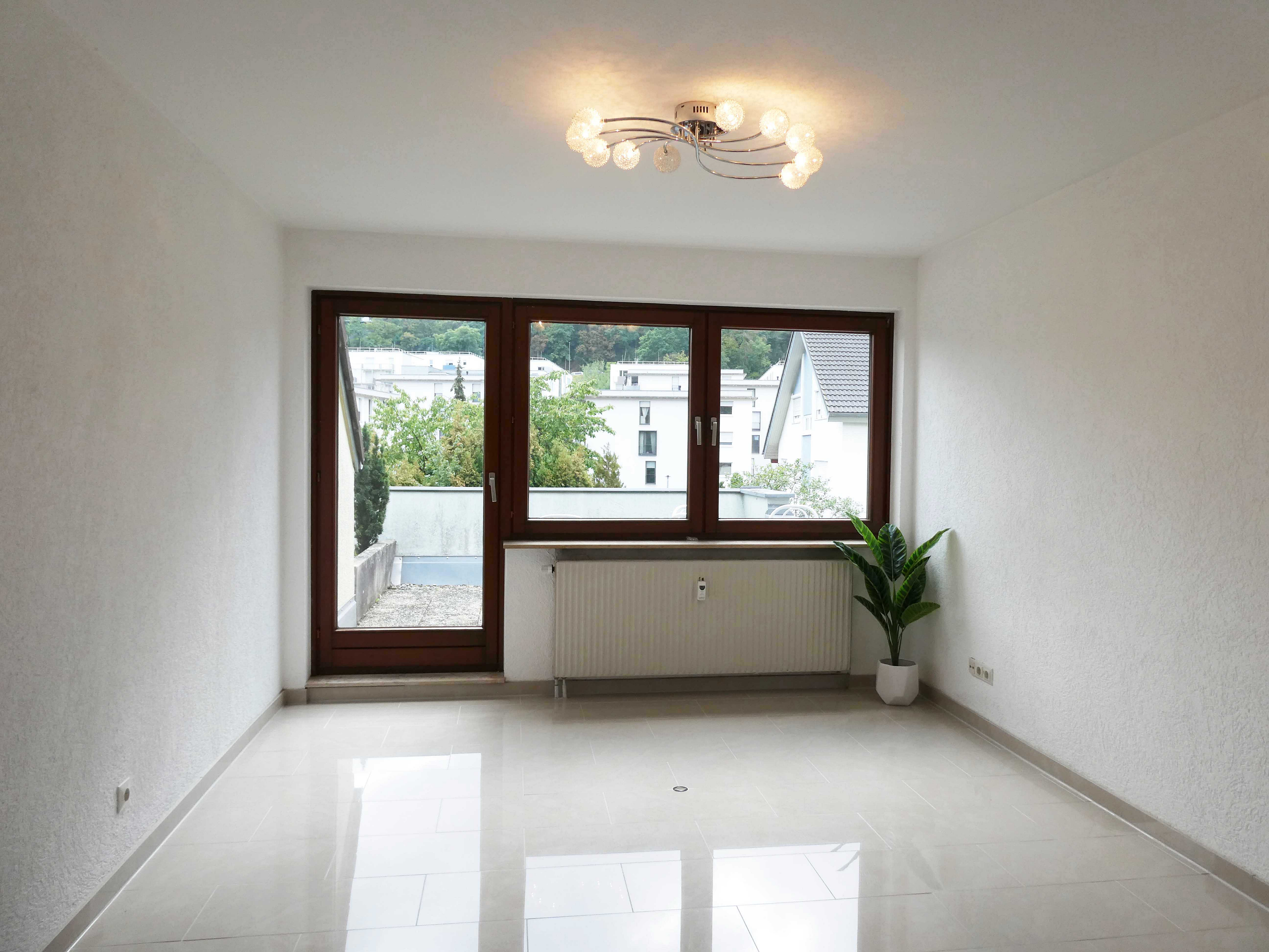 Single-Apartment mit Küchenzeile, Duschbad, Balkon und TG • top gepflegt und sofort verfügbar