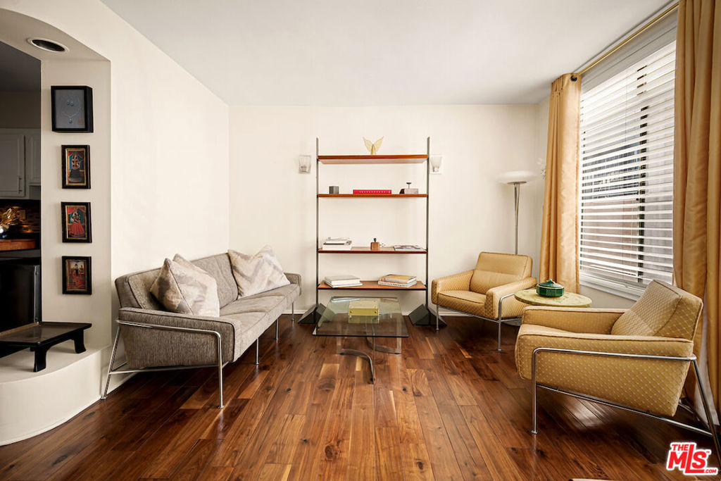 Renovated Deluxe Studio in Prime Hollywood Hills