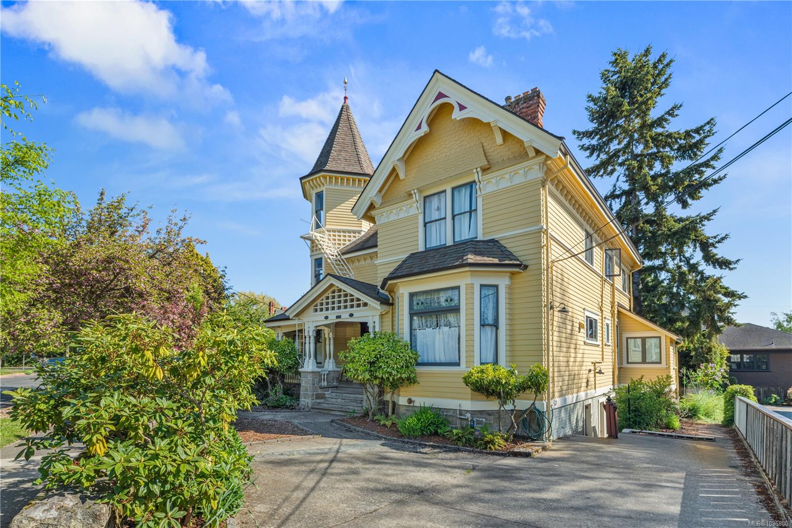 Turn-Key Multi-Suite Investment in Victoria's Most Walkable Neighbourhood